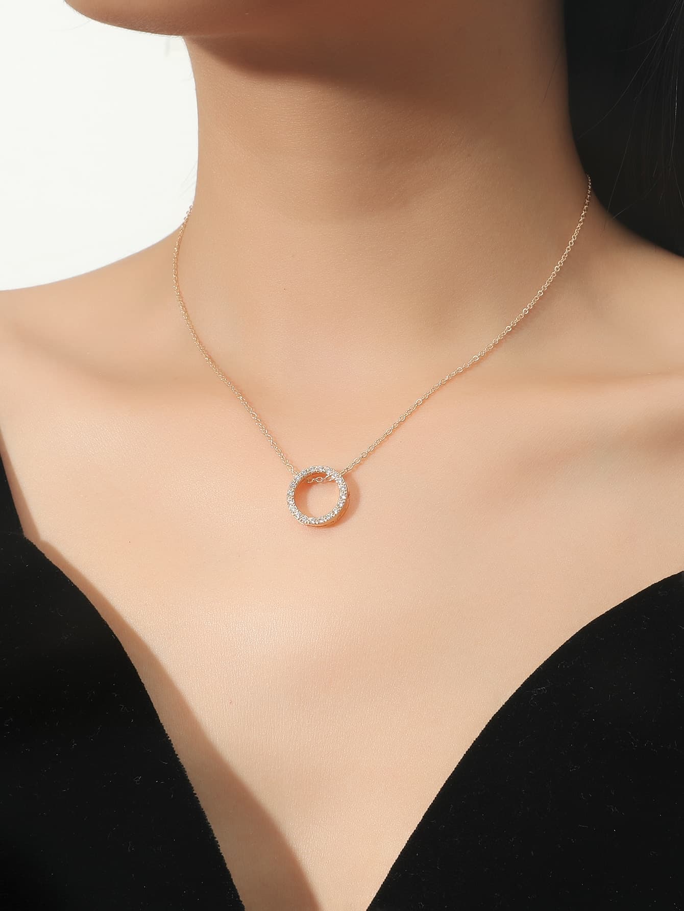 1pc Copper Zirconia Circle Pendant Necklace, Daily Wear & Gift For Women