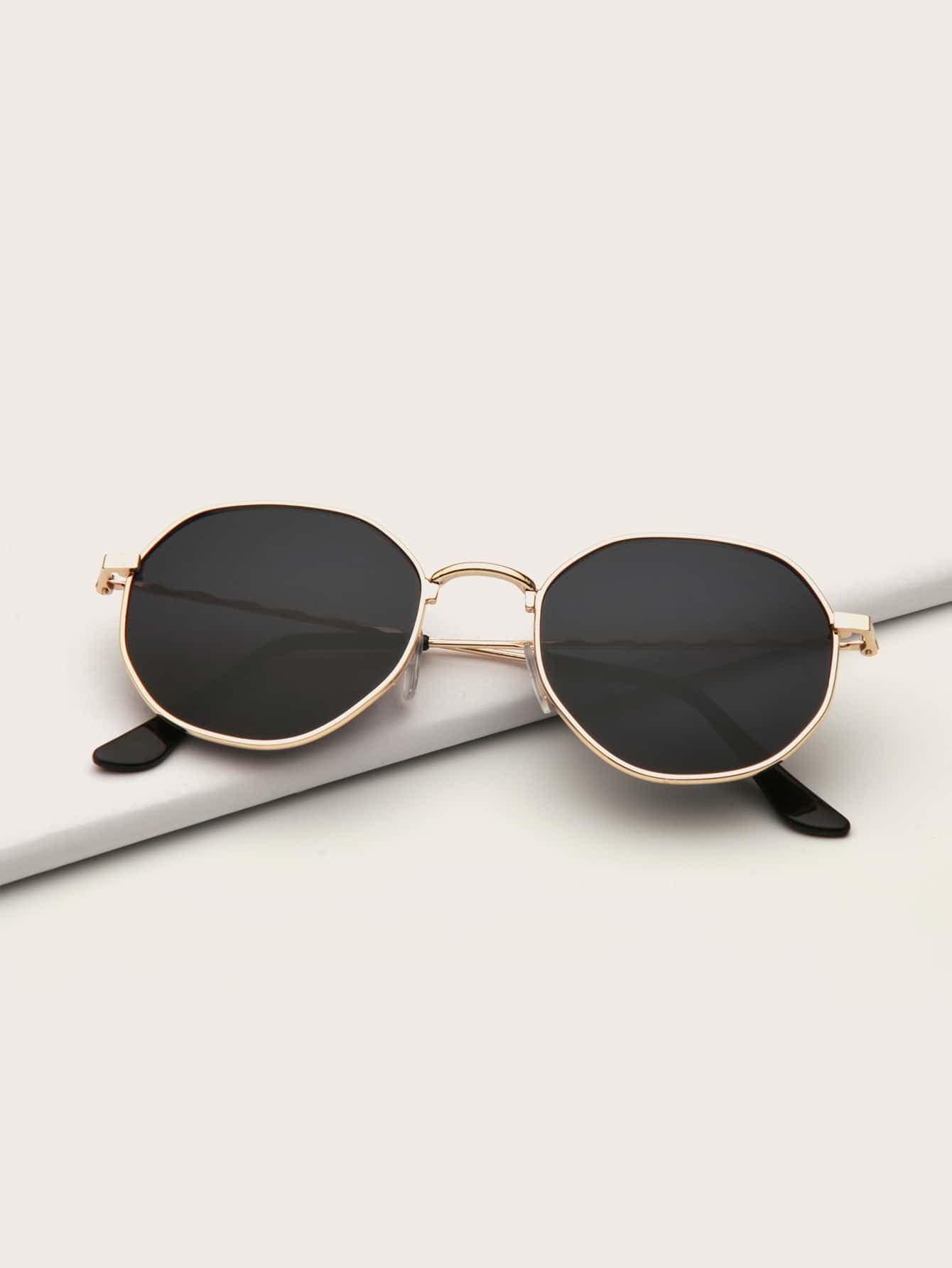 1pair Metal Frame Sunglasses For Daily Life Vintage Sunglasses Beach Sun Glasses Halloween Beach Accessories For Women Sun Glasses Sunglasses Shades Basics And Suit For Sweater Jeans Sweatpants Hoodie Jackets Dress And Long Sleeve Shirt Fashionable Shade Elegant Outfit Family Outings Travel Vacation Holiday