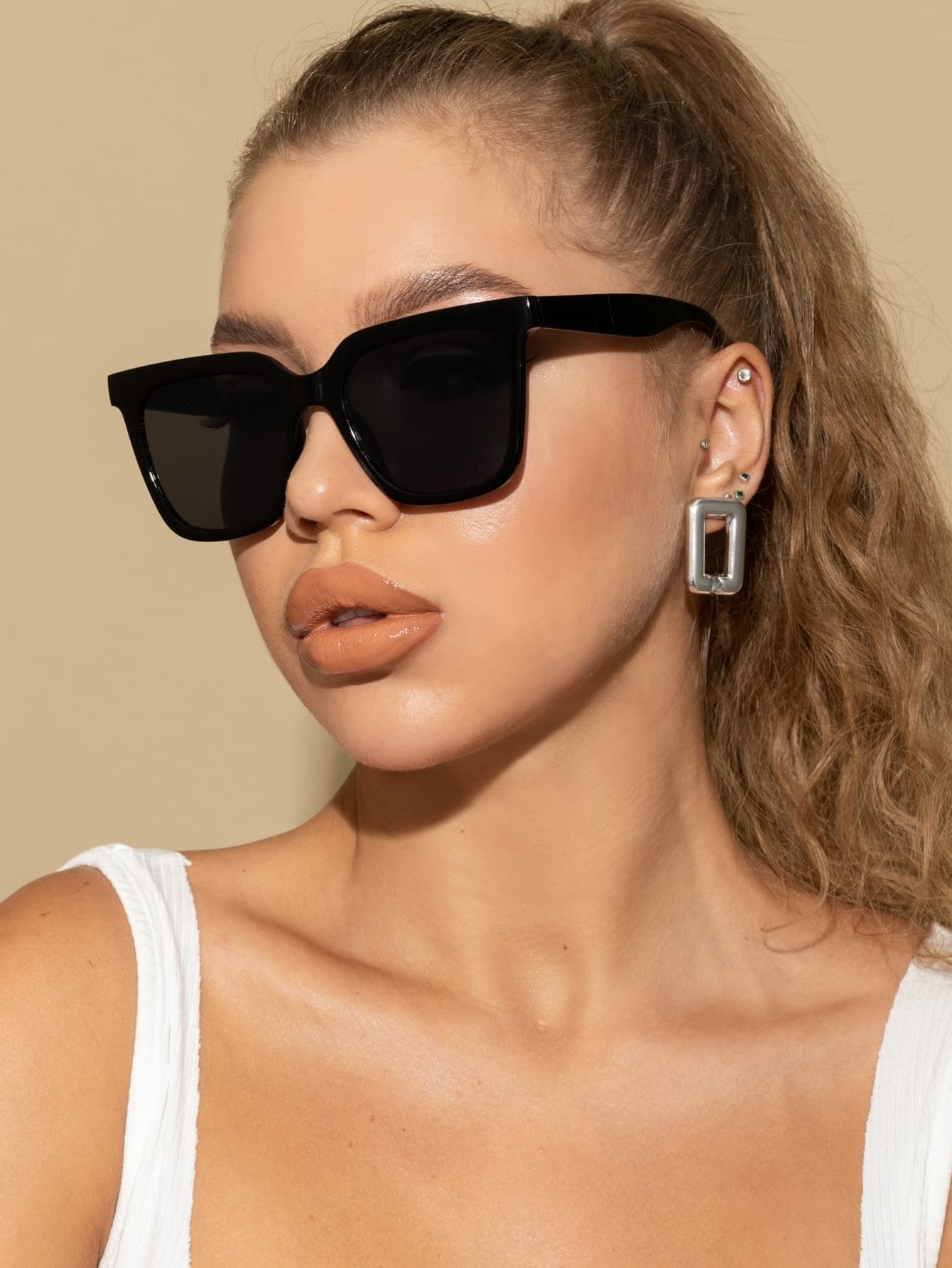 1pc Women's Fashionable Large Plastic Square Frame Casual Outdoor Sunglasses Suitable For Daily Use And Holiday Beach Accessories For Women Sun Glasses Sunglasses Shades Basics And Suit For Sweater Jeans Sweatpants Hoodie Jackets Dress And Long Sleeve Shirt Fashionable Shade Elegant Outfit Family Outings Travel Vacation Holiday For Summer Beach Vacation,Outdoor,Travel