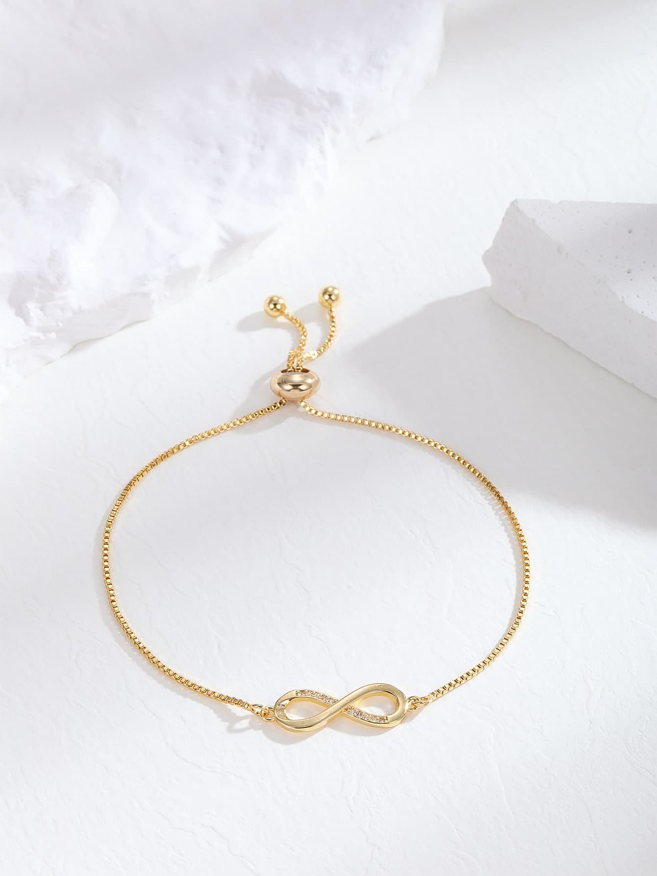 1pc Minimalist Charming Avant-Garde Style Sparkling Cubic Zirconia 8-Shaped Adjustable Chain Bracelet For Women And Girls