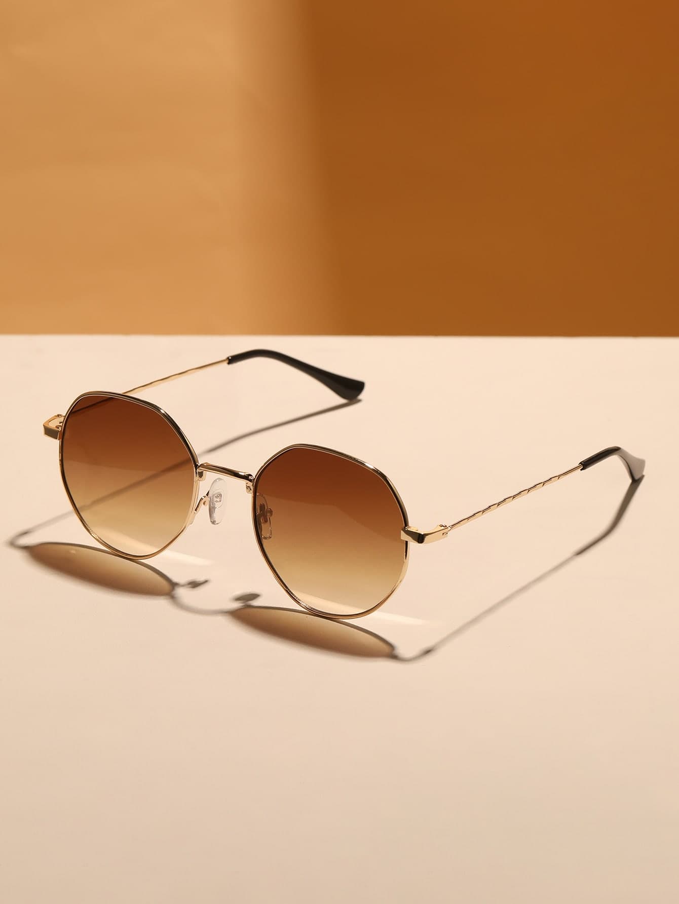 1pair Metal Frame Ombre Lens Sunglasses Travel Accessories For Outdoor Vintage For Women's Gift For Summer Sunglasses Beach Sun Glasses Halloween Beach Accessories For Women Sun Glasses Sunglasses Shades Basics And Suit For Sweater Jeans Sweatpants Hoodie Jackets Dress And Long Sleeve Shirt Fashionable Shade Elegant Outfit Family Outings Travel Vacation Holiday For Summer Beach Vacation,Outdoor,Travel