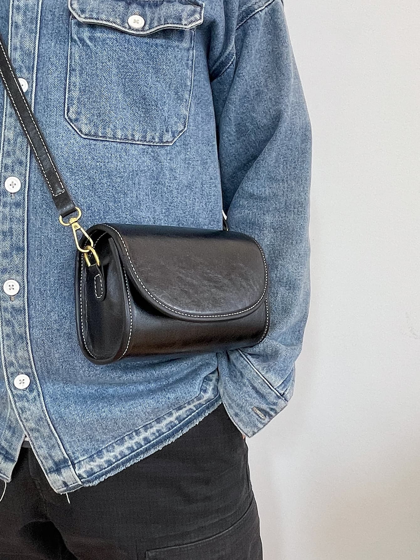 1pc Plain Color PU Flap Mini Shoulder Bag For Men, Fashion Versatile Casual Suitable For Everyday Use, Travel And Holiday, Adjustable Strap Chest Bag Leather Bag Hobo Bag Hip Bag Purse Christmas Thanksgiving Gifts Vacation Boyfriend Gifts Large Capacity Multi-Functional Outdoor Vintage Valentine Day Black Bag Camping Sling Bag Stickers Winter Pouch Valentine's Day Valentine'S Day Phone Bag, Work Bag, Easter, Tote Bags For University