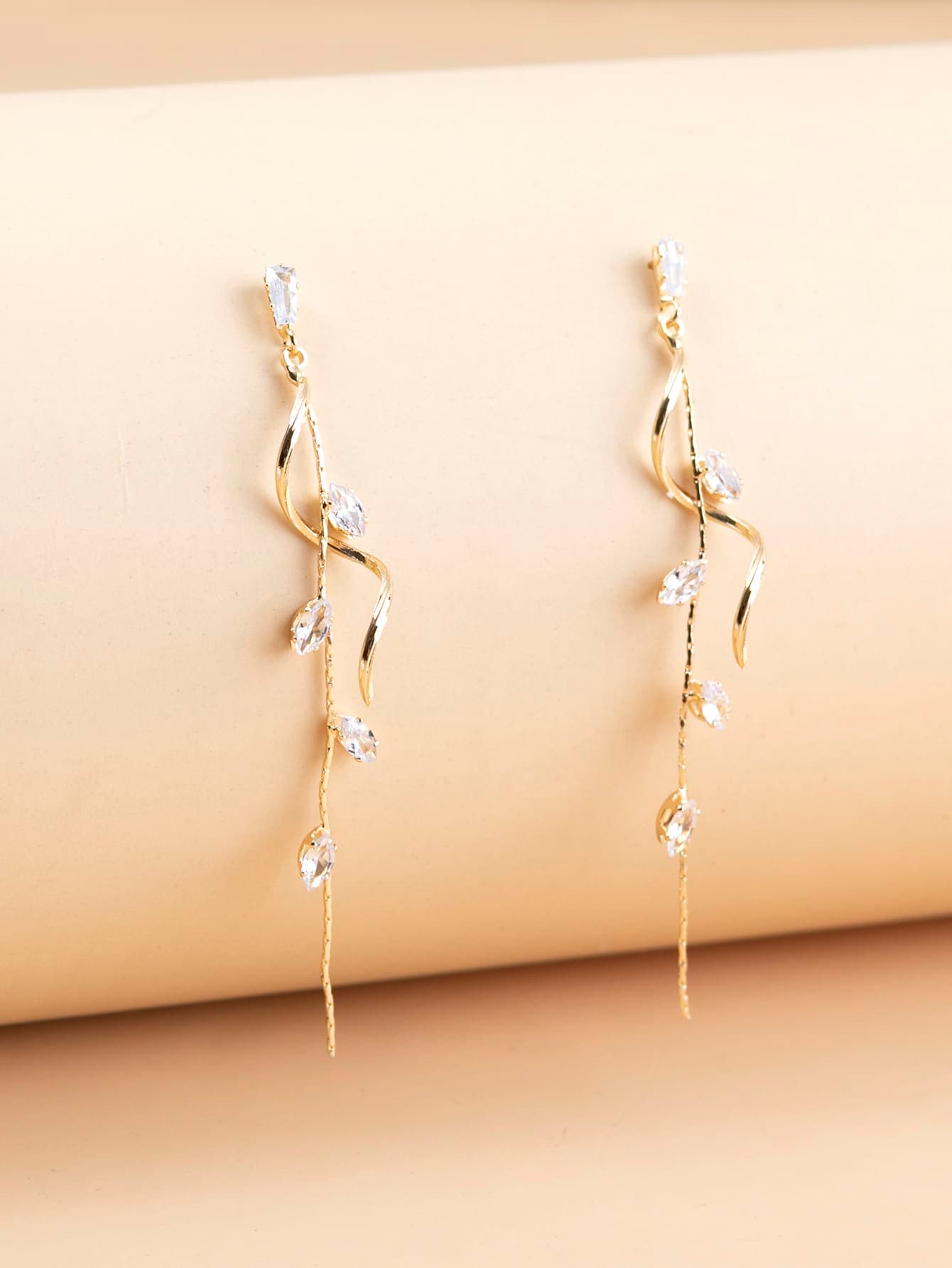 1 Pair Fashionable High-End Elegant Zirconia Leaf, Star, Teardrop Tassel Pendant Earrings, Luxury Shiny White, Black, Pink, Green, Blue, Colorful Long Earrings Suitable For Daily Wear, Wedding, Party, Formal Dress, Gift For Female Friends