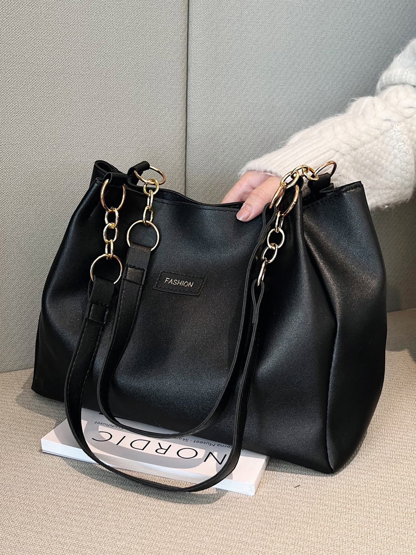 Lightweight, Business Casual Fashionable Chain & Letter Patch Decor Design Large Capacity Tote Bag,