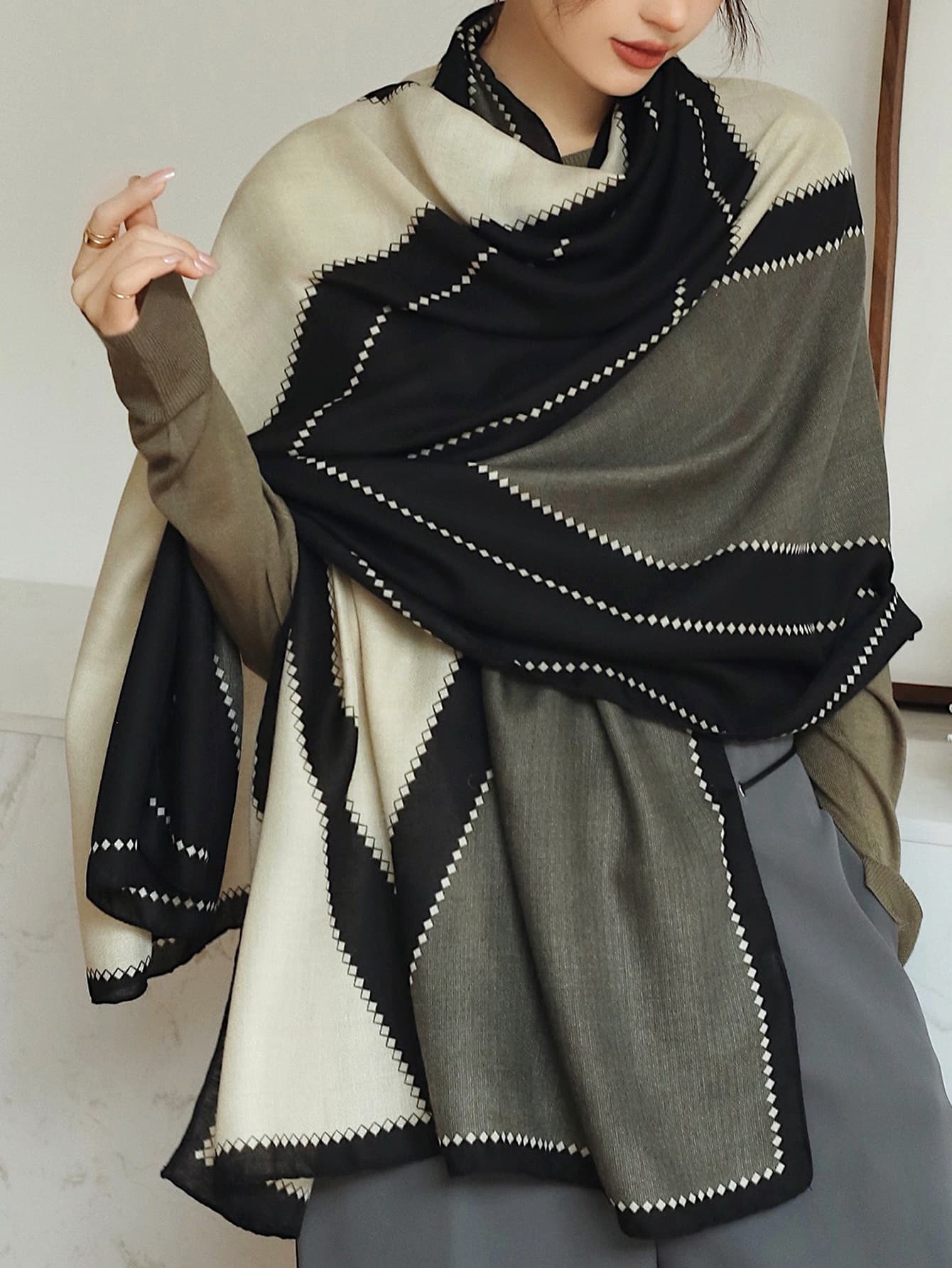 1pc Women Scarf Autumn & Thick Double-Sided Warm Shawl Cape, Scarf For Office And Daily Wear Classic Color Block Scarf Keep Warm Accessories