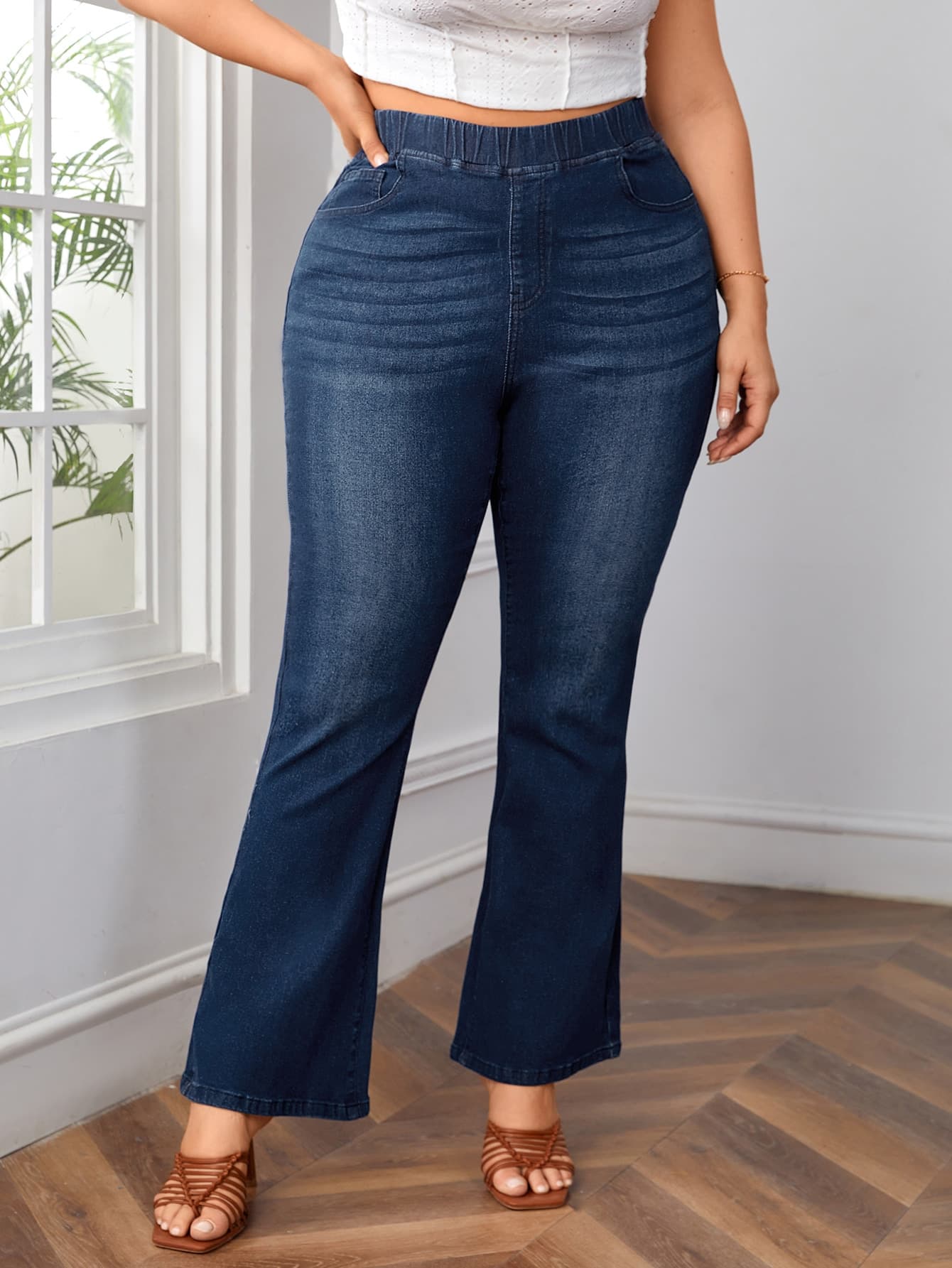 EMERY ROSE Plus High Waist Flare Leg Jeans
