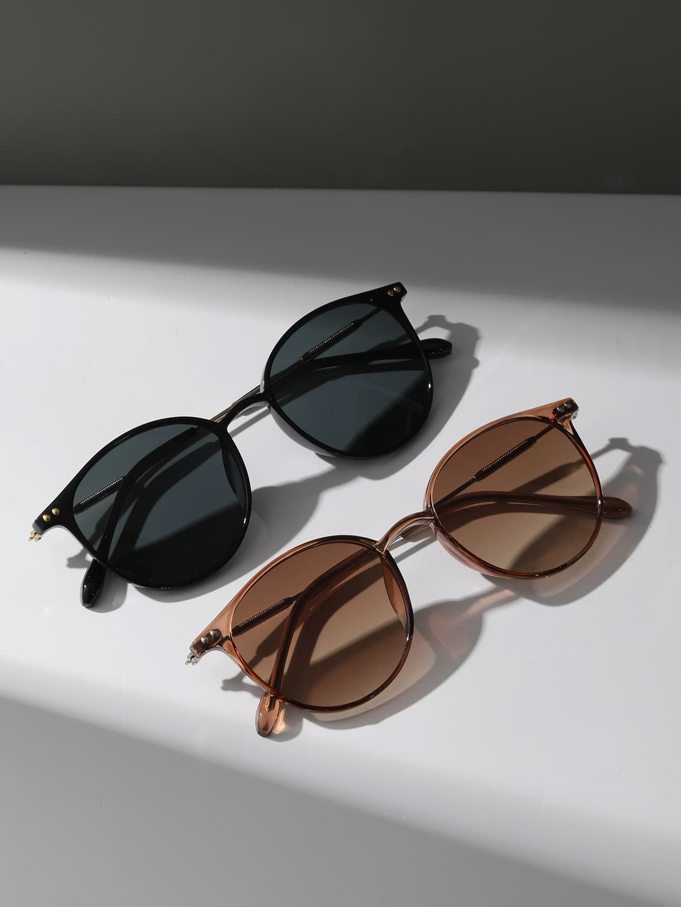2 Pairs Women's Rivet Detail Vintage Sunglasses, Beach Travel Shades For Summer Outfits