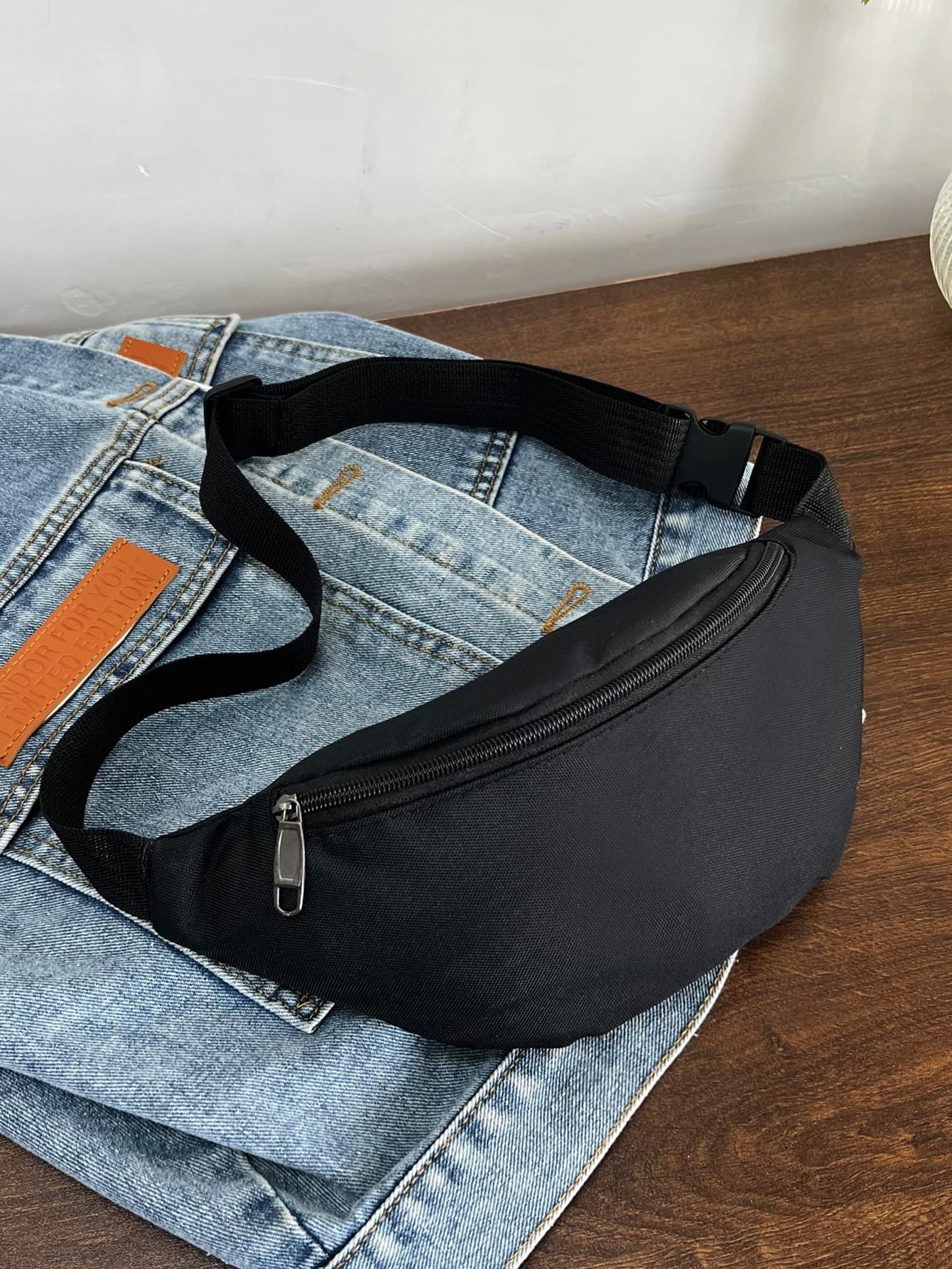 1pc Fashion Women's Waist Bag/Chest Bag With Hidden Zipper, Solid Color And Waterproof Nylon Material, Suitable For Storing Coins And Small Items, Men's Front Zipper Waist Bag/Chest Bag/Crossbody Bag/Shoulder Bag, Suitable For Travel, Work, Sports And Other Scenarios, Lightweight And Anti-Theft, With Adjustable Shoulder Strap, Nylon Minimalist Style, Outdoor College Bag, Suitable For Commuting, Multi-Functional Waist Belt Bag, Men's Gift Bag, Men's Dedicated Bag, Black Bag, Travel Essential, Holiday Essential, Summer Back To School Travel Bag, Spring Study Supplies Bag, Men's Clutch Bag, Side Pocket Waist Belt Bag