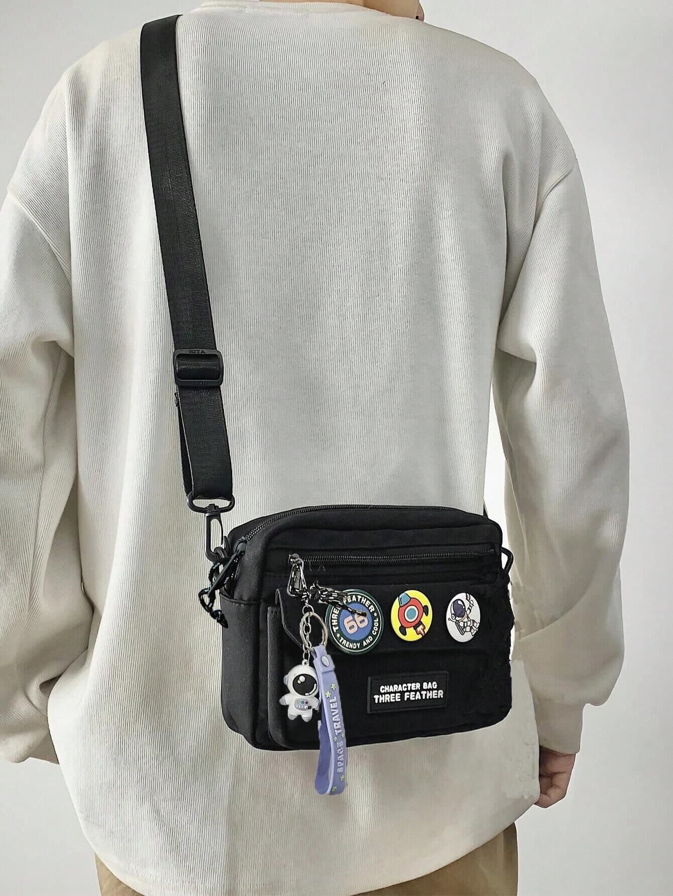 Men's Decorative Badge Alphabet Pattern Square Bag Strap Pendant Crossbody Bag Sling Bag Shoulder Bag Side Bag Square Bag For Holiday School Bag For College Students Summer Gifts Old Money Christmas Thanksgiving Side Bag Tote Bag Gifts Black Bag Camping Sling Bag Back To School Summer Bag Spring Break Vacation Bag Pack School Supplies Purse
