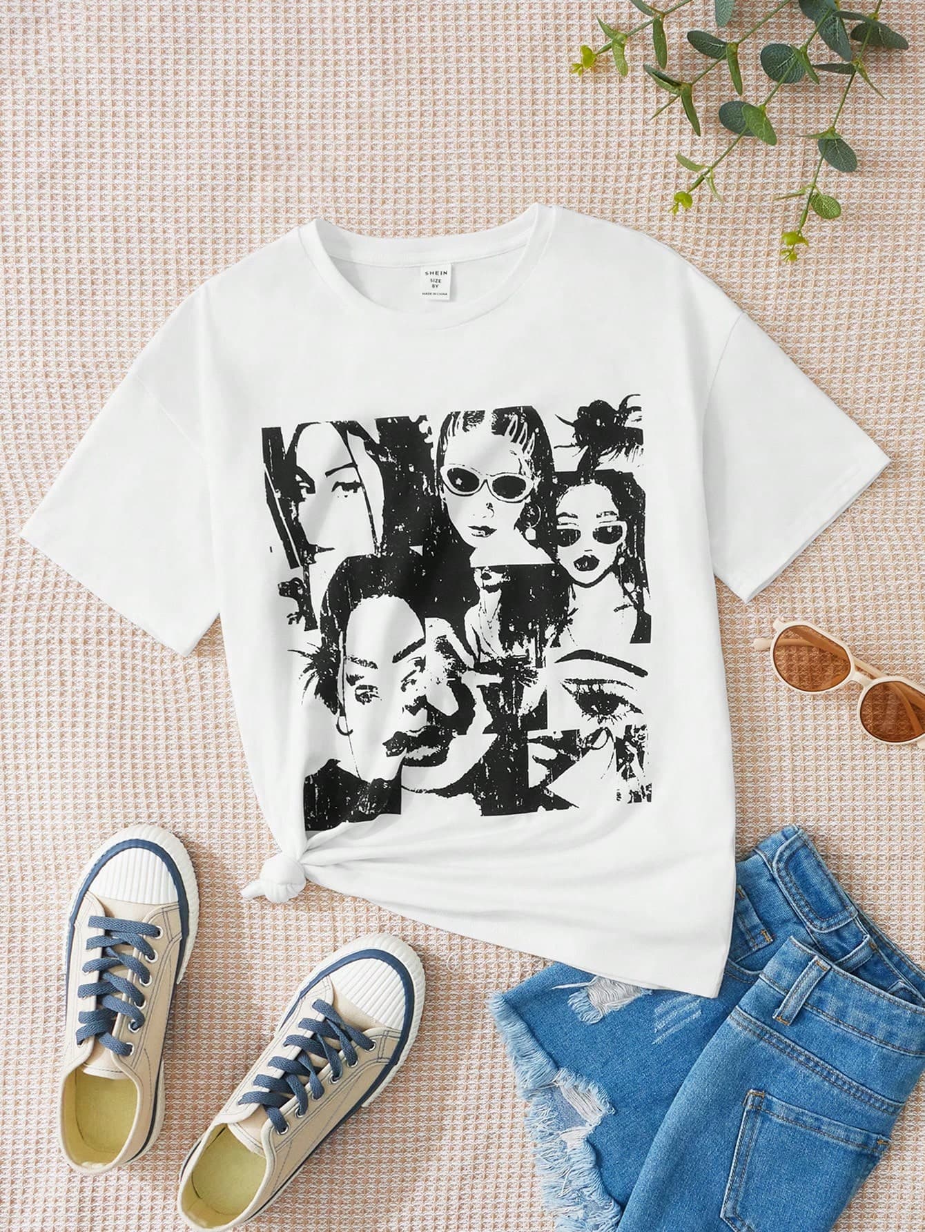 SHEIN Tween Girl Knitted Solid Color Loose Casual T-Shirt With Girl Pattern, Round Neck