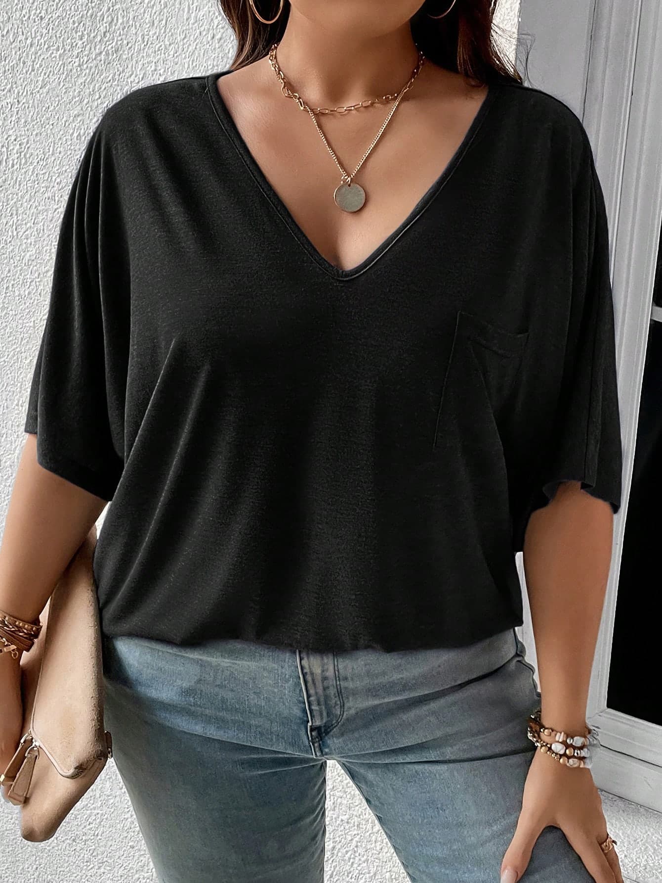 SHEIN LUNE Plus Solid Batwing Sleeve Pocket Patched Tee