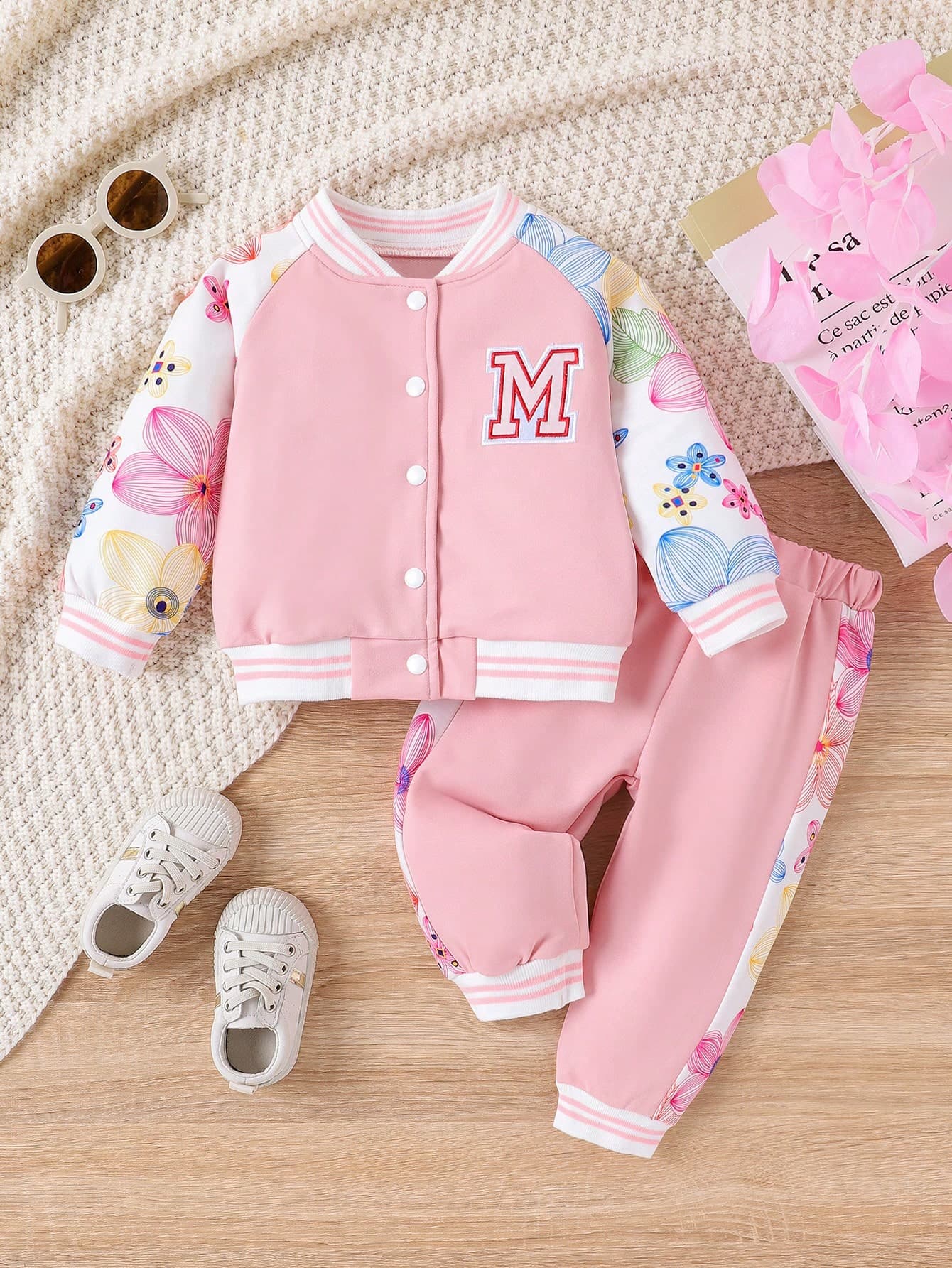 Baby Girl Floral & Letter Graphic Raglan Sleeve Jacket & Sweatpants