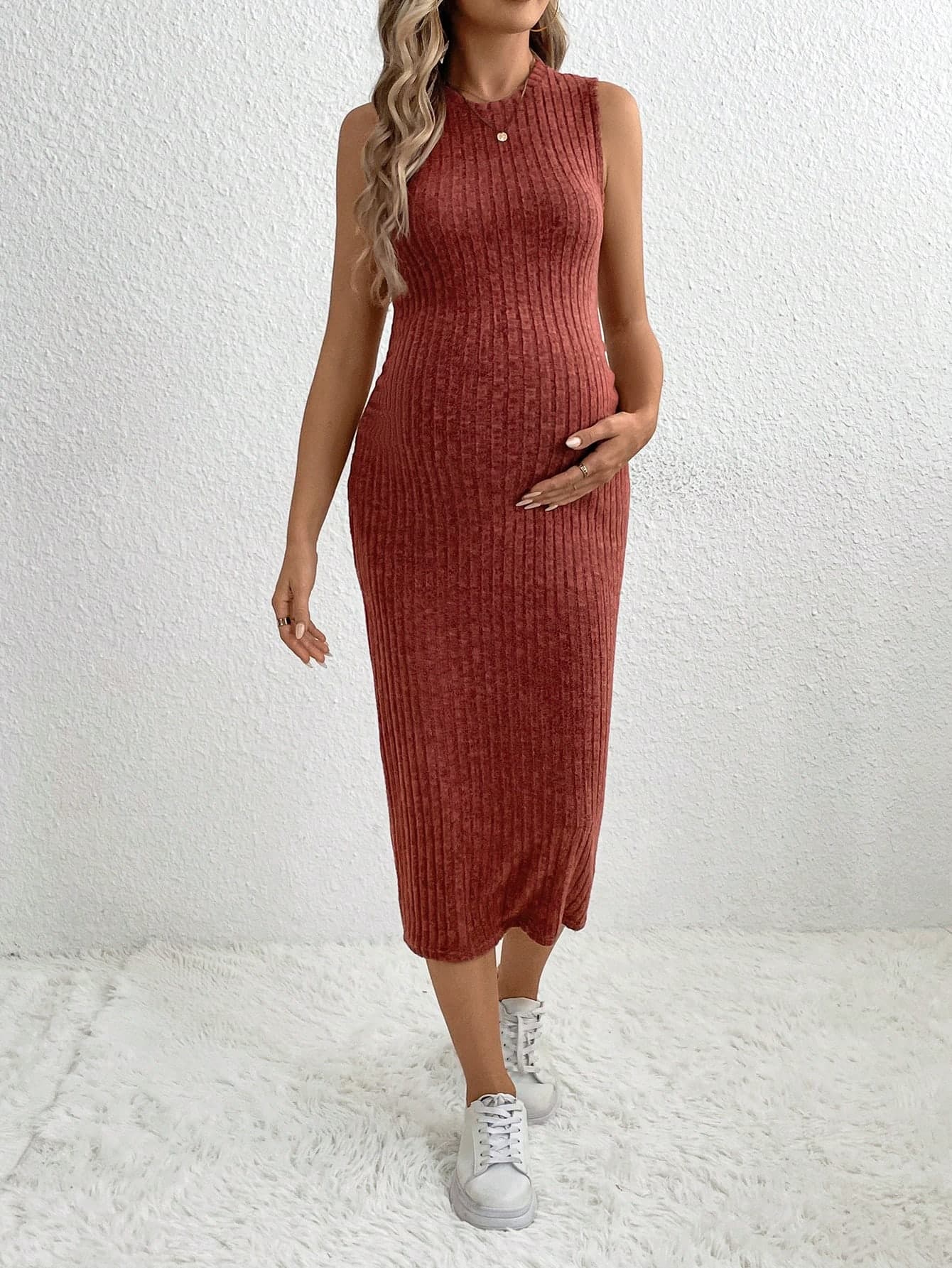 SHEIN Skin-Friendly & Comfortable Solid Color Sleeveless Maternity Dress For Daily Wear World Cup