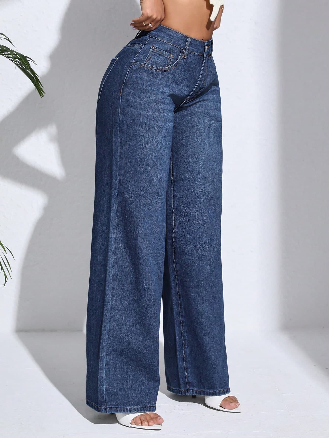 SHEIN SXY Slant Pocket Zipper Fly Wide Leg Jeans