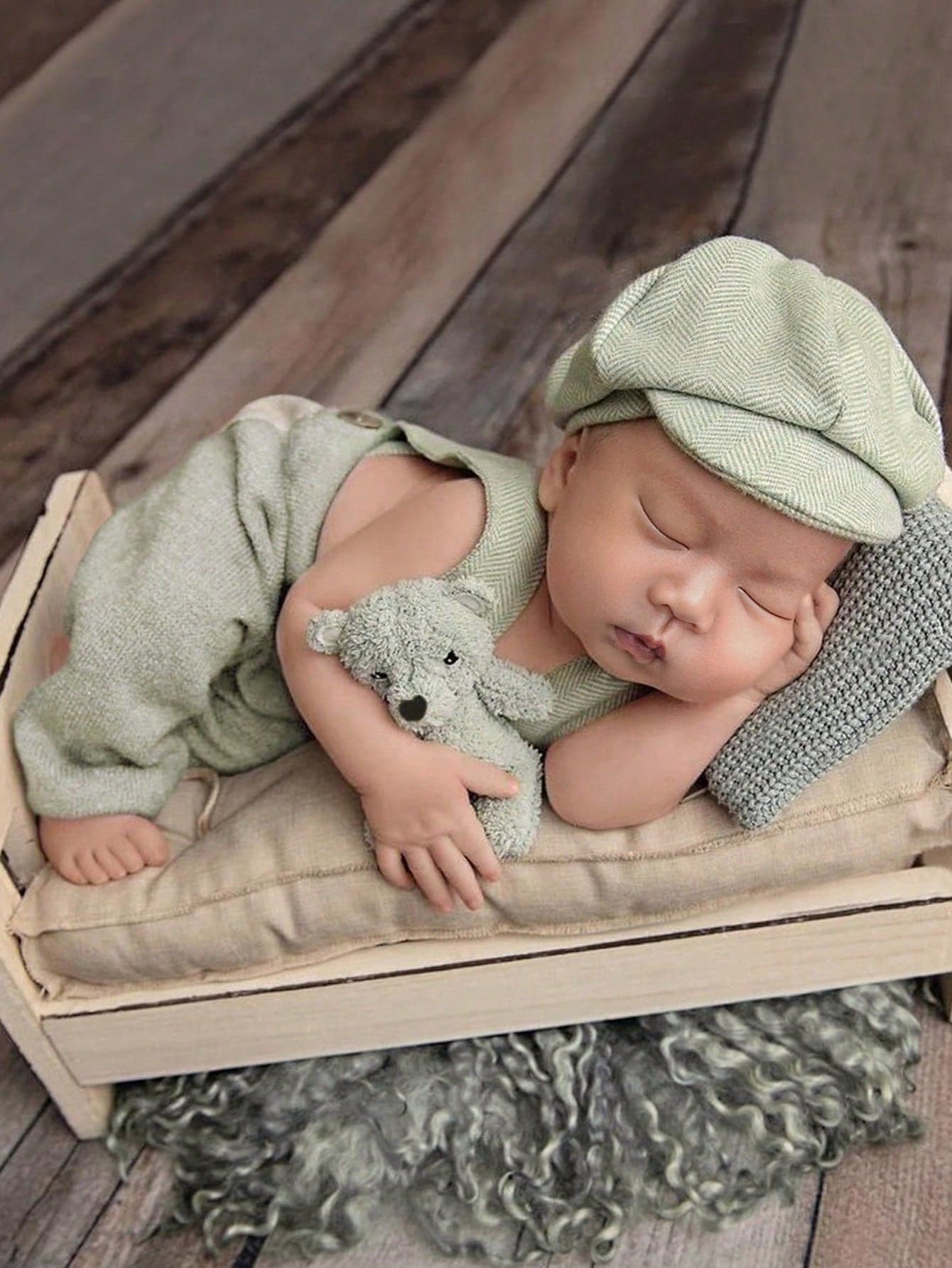 SHEIN Newborn Baby Boy Photography Dual Pocket Suspender Jumpsuit & Hat