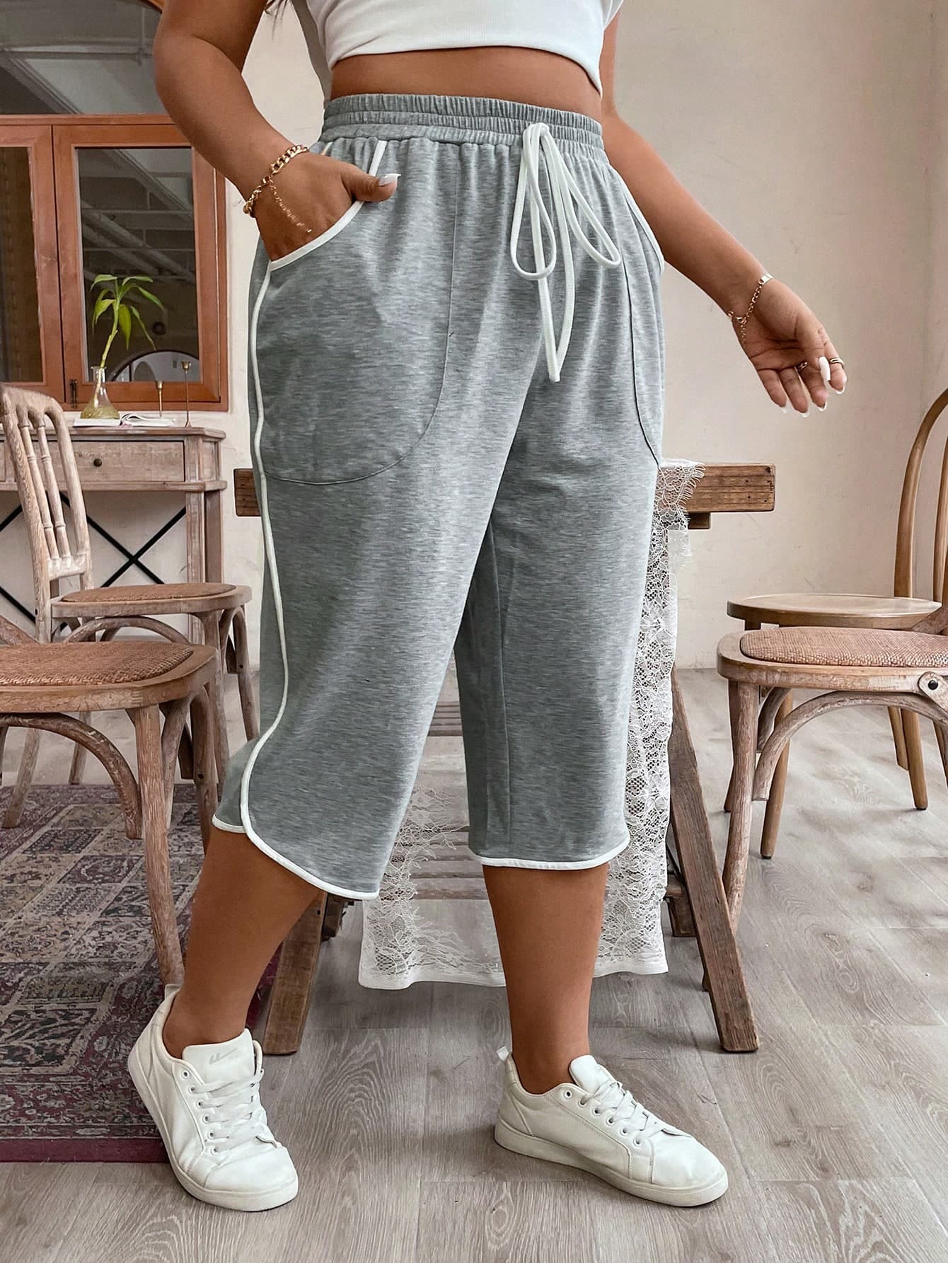Linhara CURVE Plus Size Drawstring Waist Contrast Piping Jogger Pants With Slanted Pockets,White Sommar Casual Gym Graduation Back To School Teacher Outfits Women
