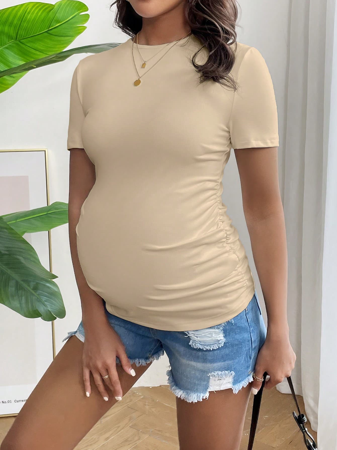 SHEIN Maternity Casual Solid Color Ruched Slim Fit T-Shirt