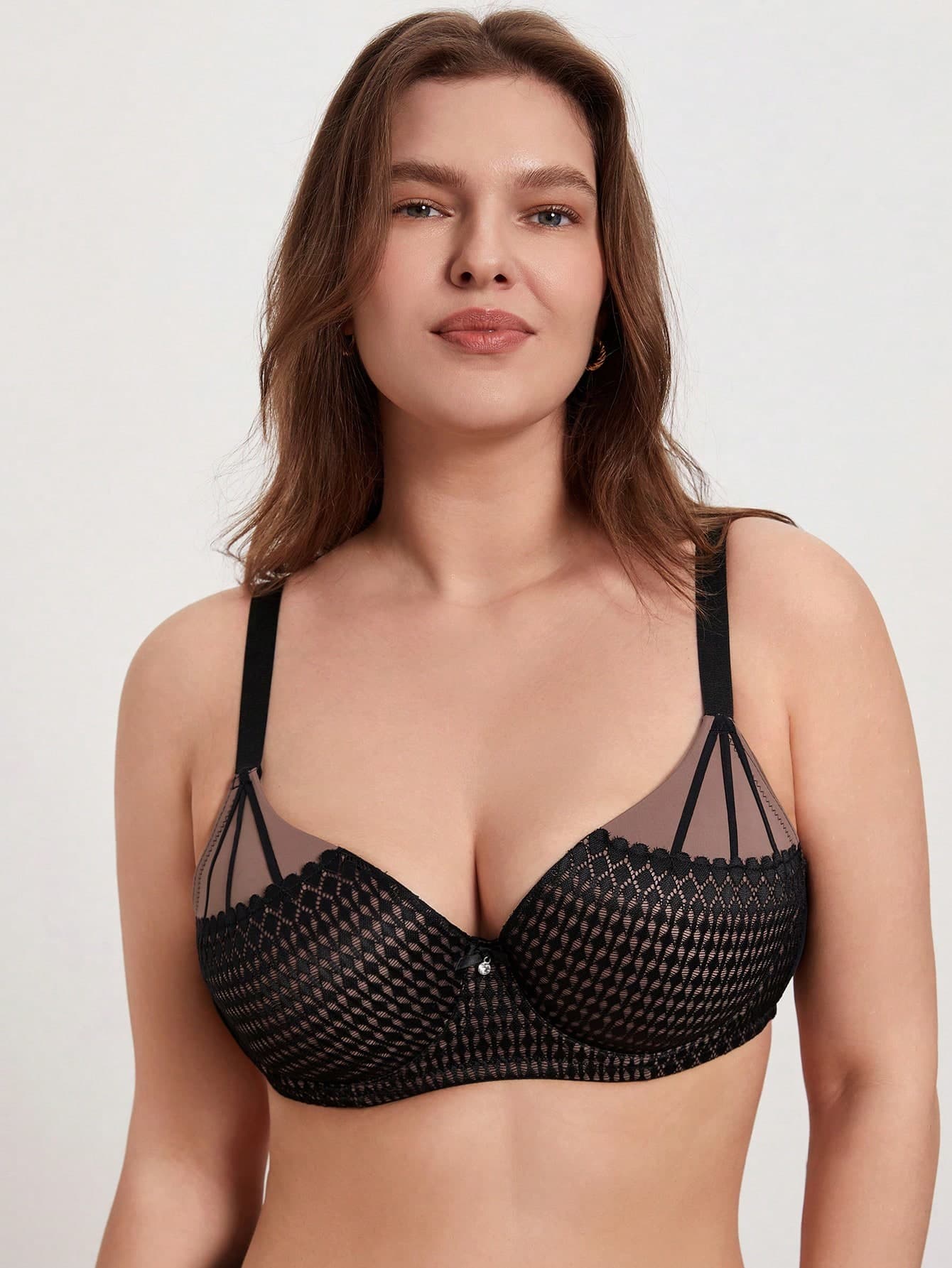 Plus Contrast Lace Underwire Bra