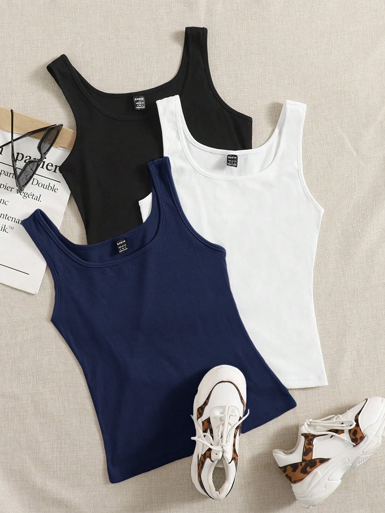 SHEIN EZwear Summer 3 Packs Rib-Knit Slim Fit Base Tank Top