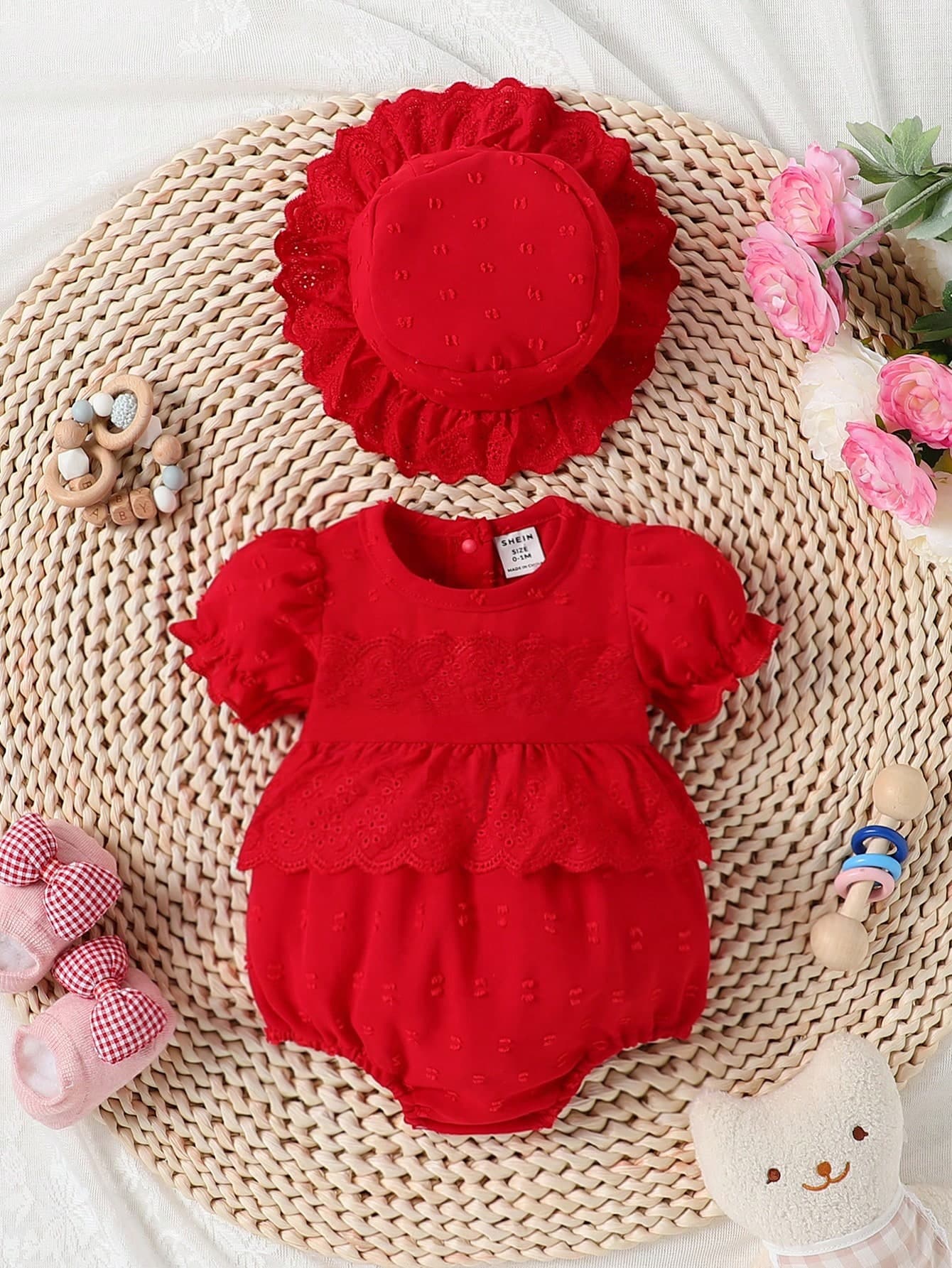 SHEIN Summer Baby Girl Solid Color Round Neck Short Puff Sleeve Bodysuit With Hat, For Christmas