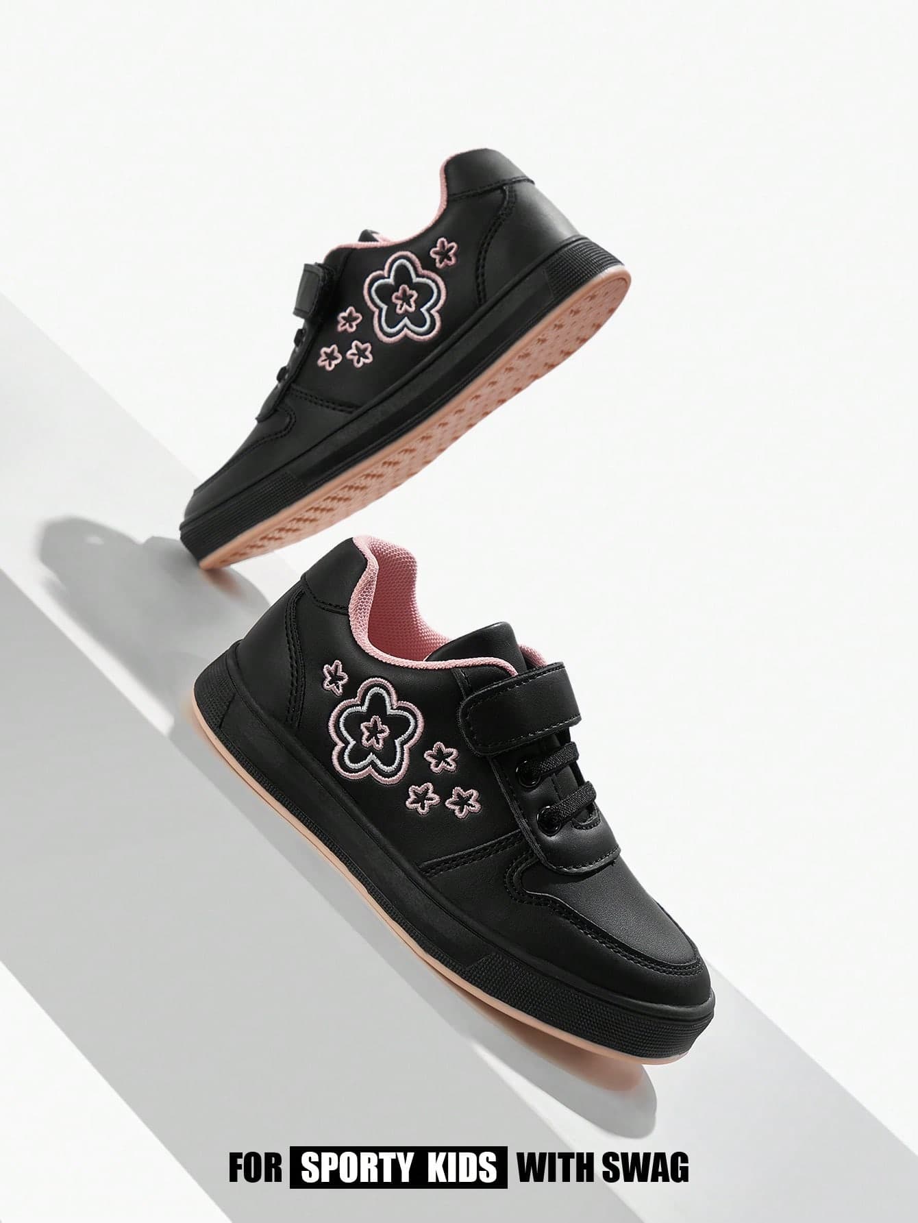 JNSQ 1 Pair Outdoor Fashion Versatile Casual Soft Bottom Non-Slip Black Embroidered Comfortable Children Sports Shoes, Back-To-School Season