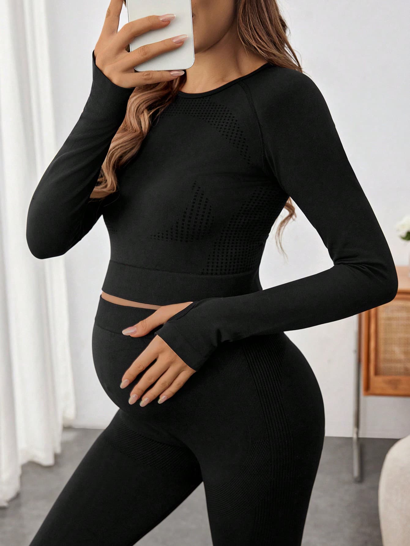 SHEIN Maternity Round Neck Long Sleeve Fitted Casual Solid Color Pullover