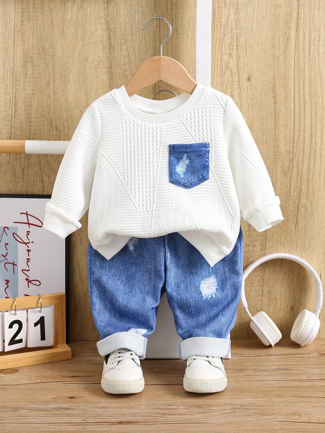 SHEIN 2pcs/Set Baby Boy & Baby Girl Vintage English Style Knit Padded Sweatshirt And Jeans-Style Pants Outfit, Suitable For Casual Wear Or Outings