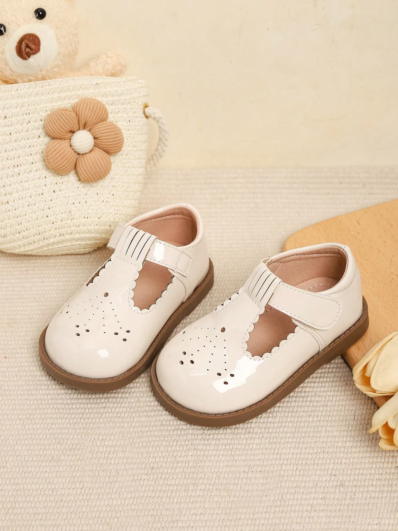 Toddler Girls Cute & Stylish Hollow Flat Slip-On Shoes, Spring/Autumn