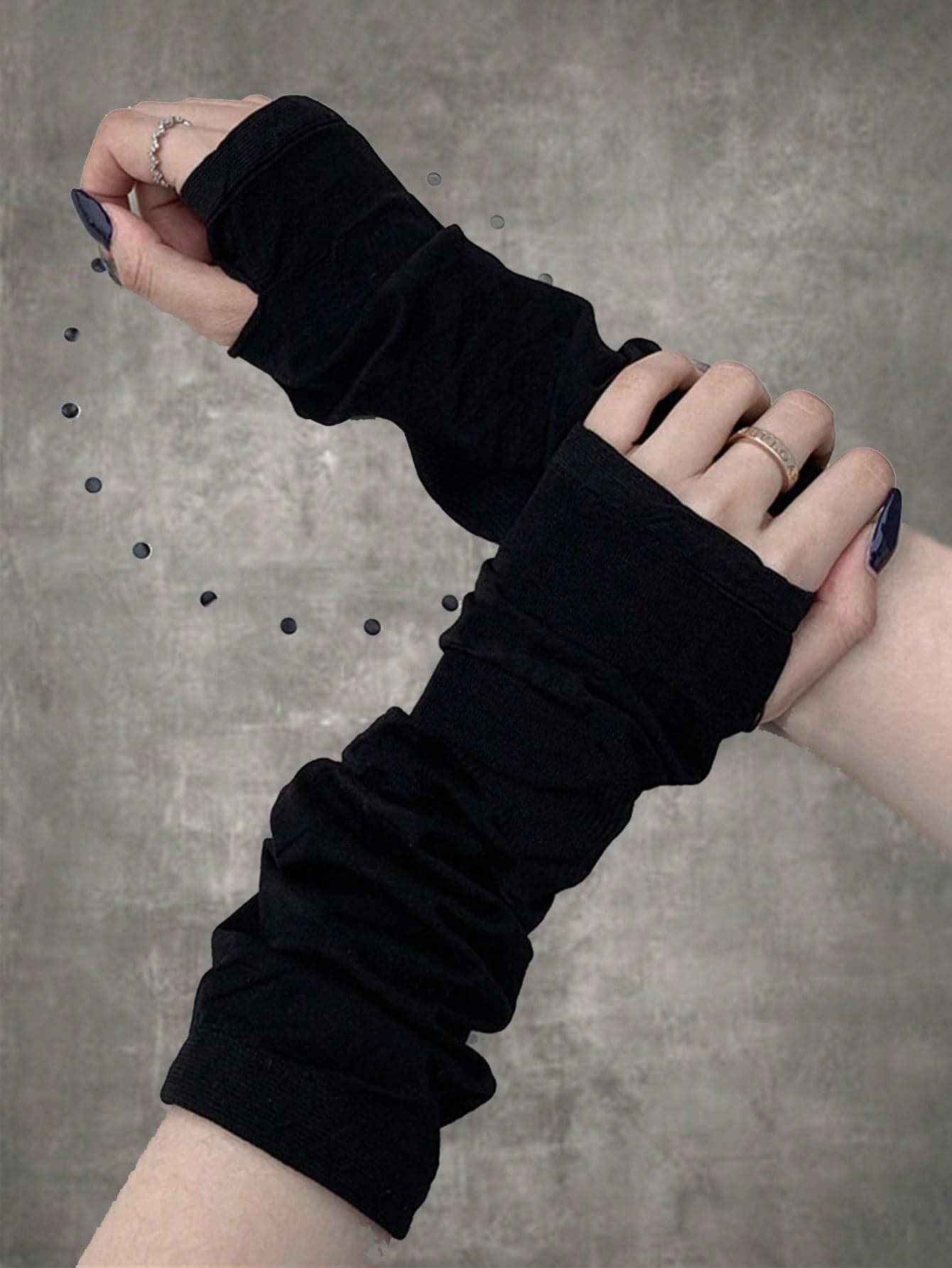 ROMWE Grunge Punk 1pair Women Solid Arm Sleeves Halloween Accessories Winter GlovesCold Gloves