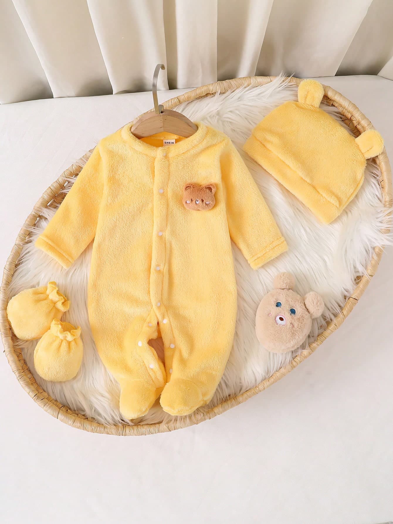 SHEIN Vintaside Kids Newborn Simple Solid Yellow Long Sleeve Jumpsuit With Hat And Gloves, Infant Homewear Set