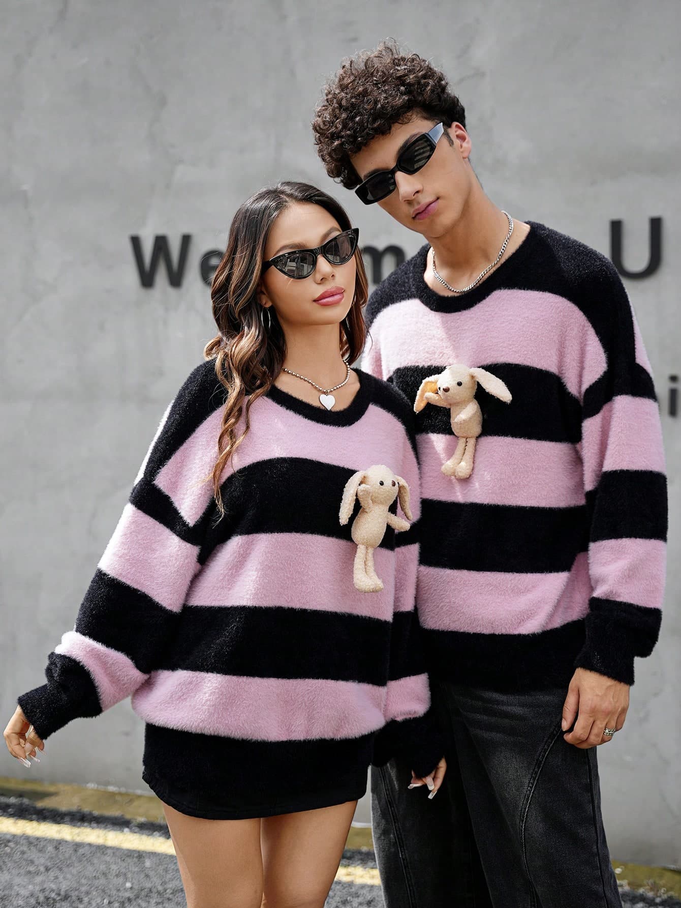 Manfinity VCAY Unisex Fluffy Striped Rabbit Bear Plush Oversized Drop Shoulder Crew Neck Pullover Sweater, For Fall Winter