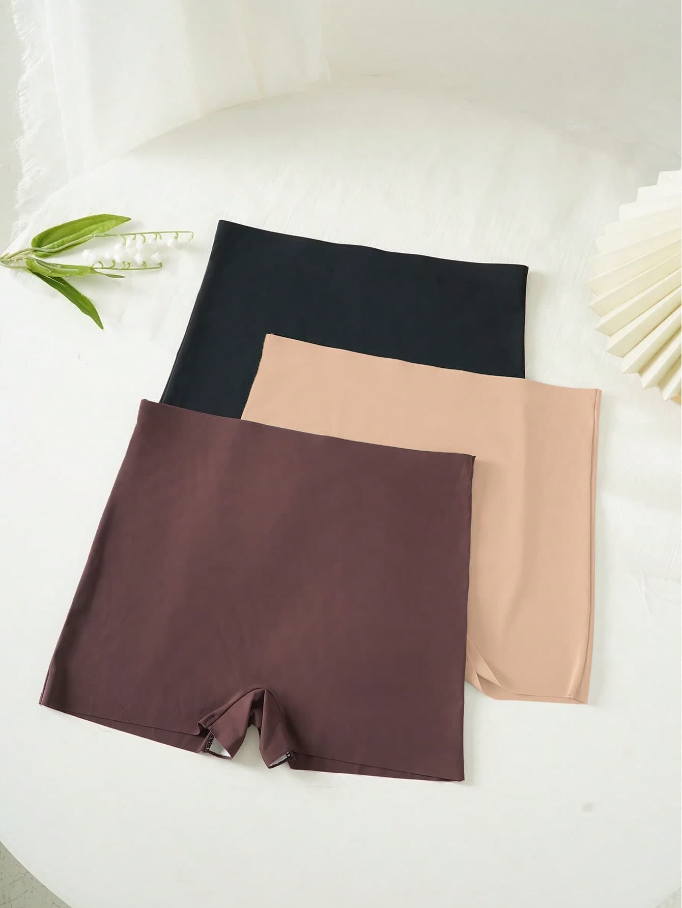 SHEIN 3pcs Antiexposure Shorts Set, Solid Color Minimalist, Casual Everyday Wear Shapewear Shortsshort Leggingpanty Seamlessspandex Shortsseamless Panty