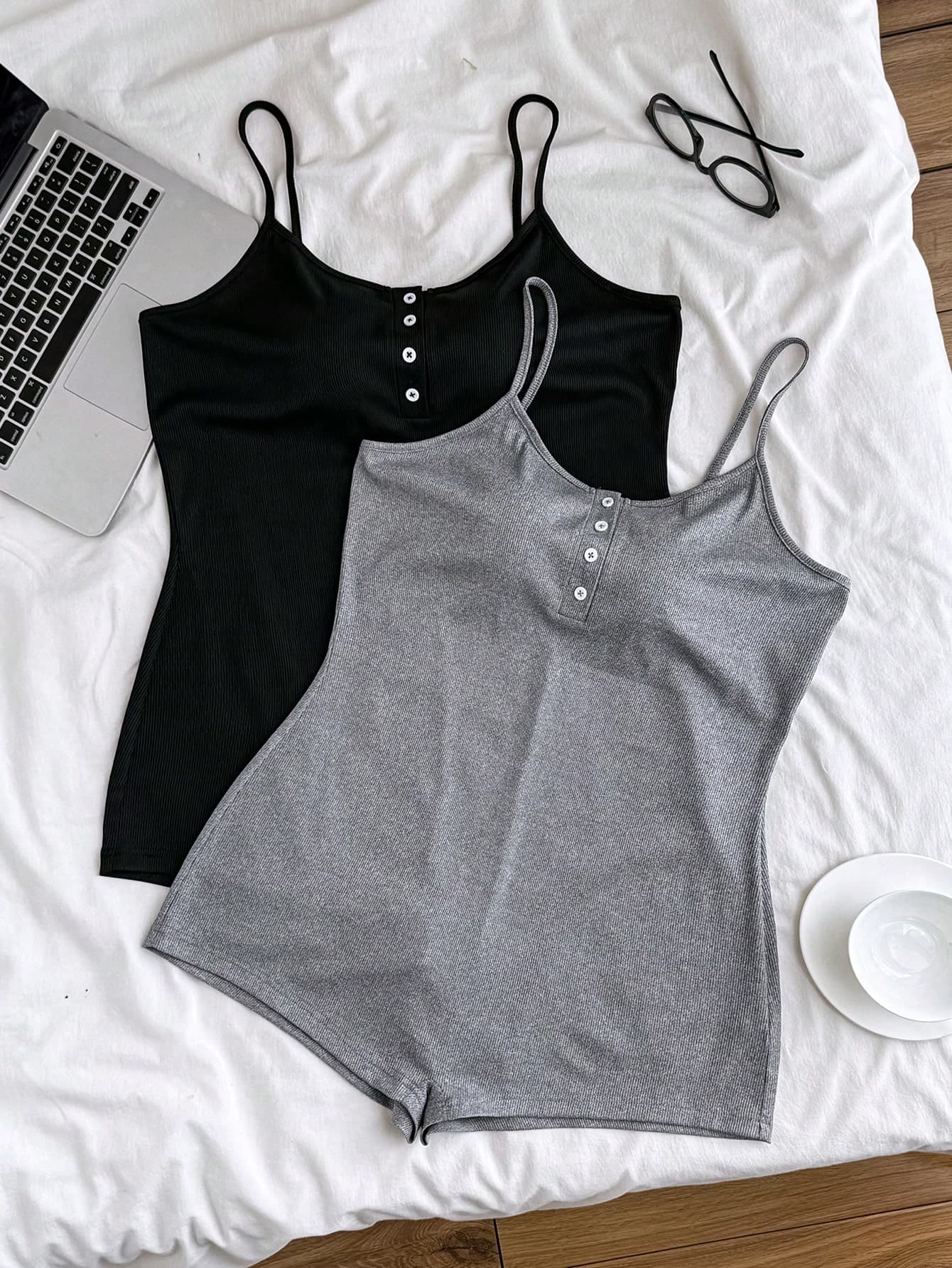 SHEIN 2pcs Plus Size Ribbed Strap Jumpsuit Sleepwear Set