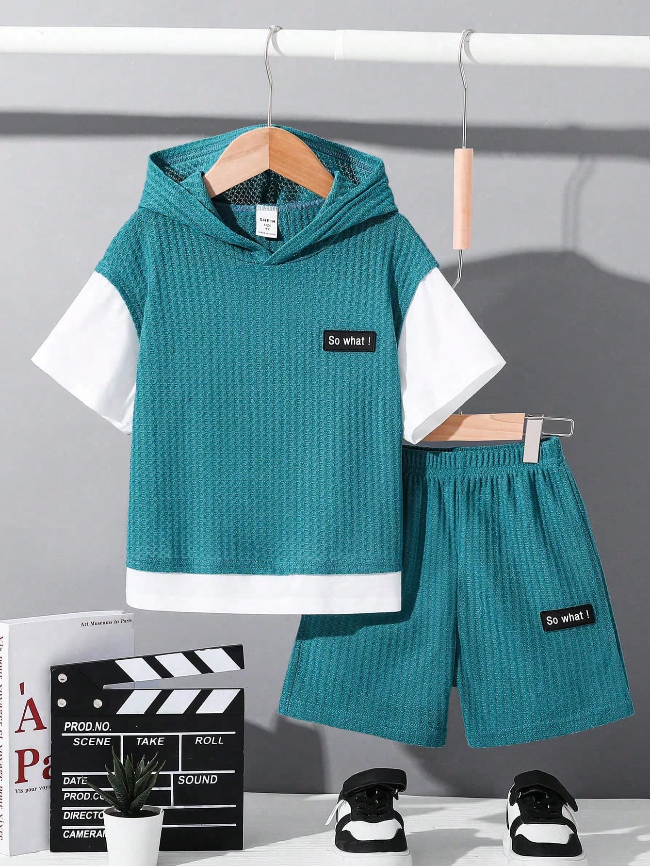 SHEIN 2pcs/Set Tween Boy Teal Summer Casual Vacation Solid Color Contrast Splice Waffle Pattern Hoodie Short Sleeve T-Shirt And Elastic Waist Shorts Set