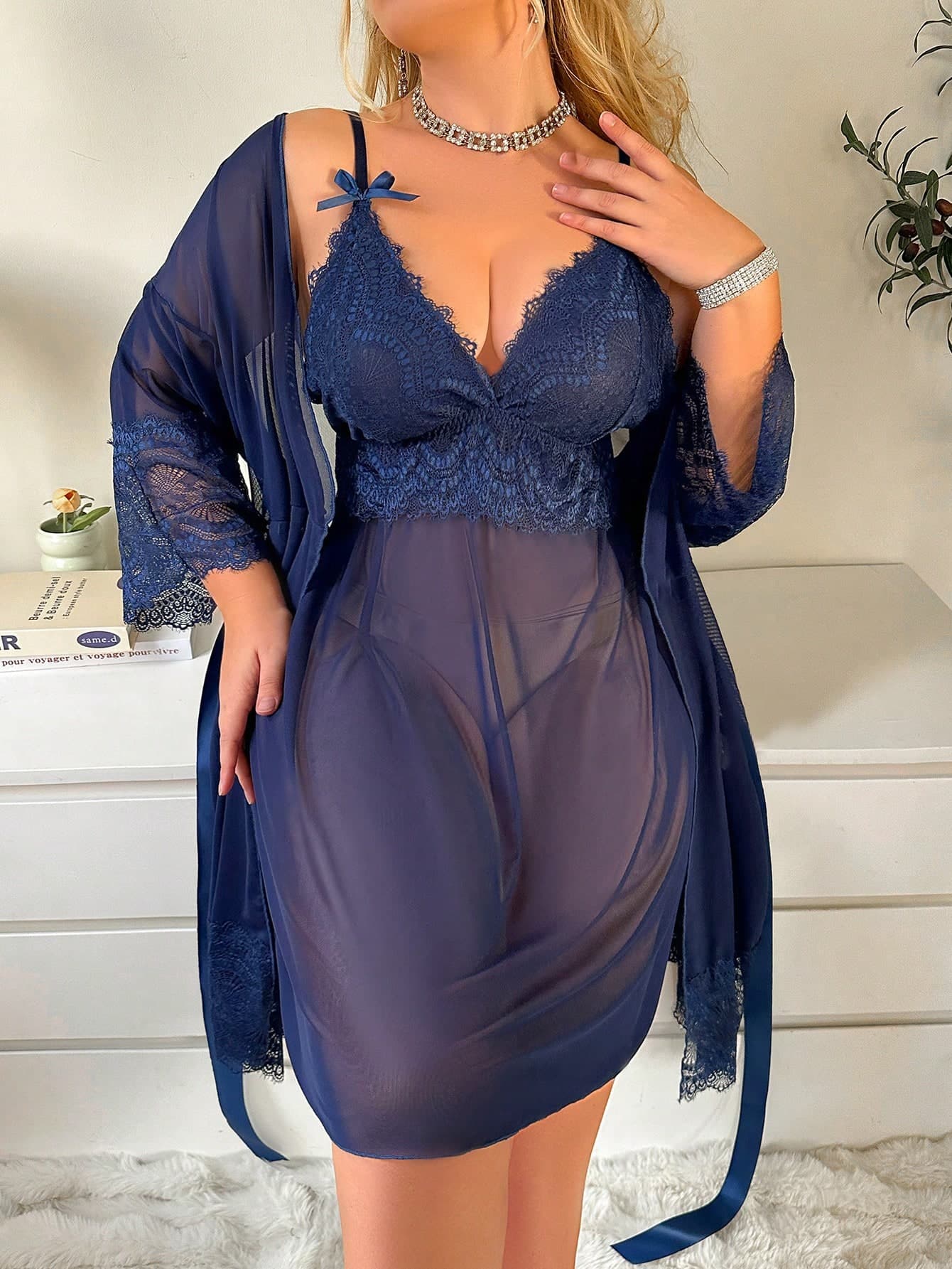 SHEIN Plus Size Solid Color Lace Panel Casual Loungewear Set