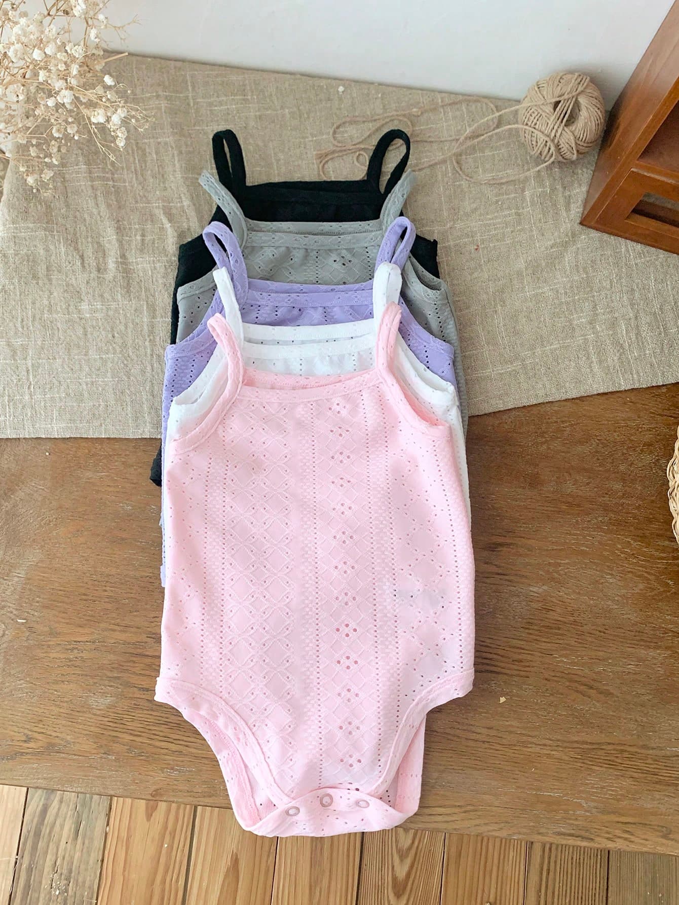 SHEIN LMoss Kids 5pcs/Set Newborn Baby Girl Cute Solid Color Knitted Sleeveless Bodysuit Set, Summer