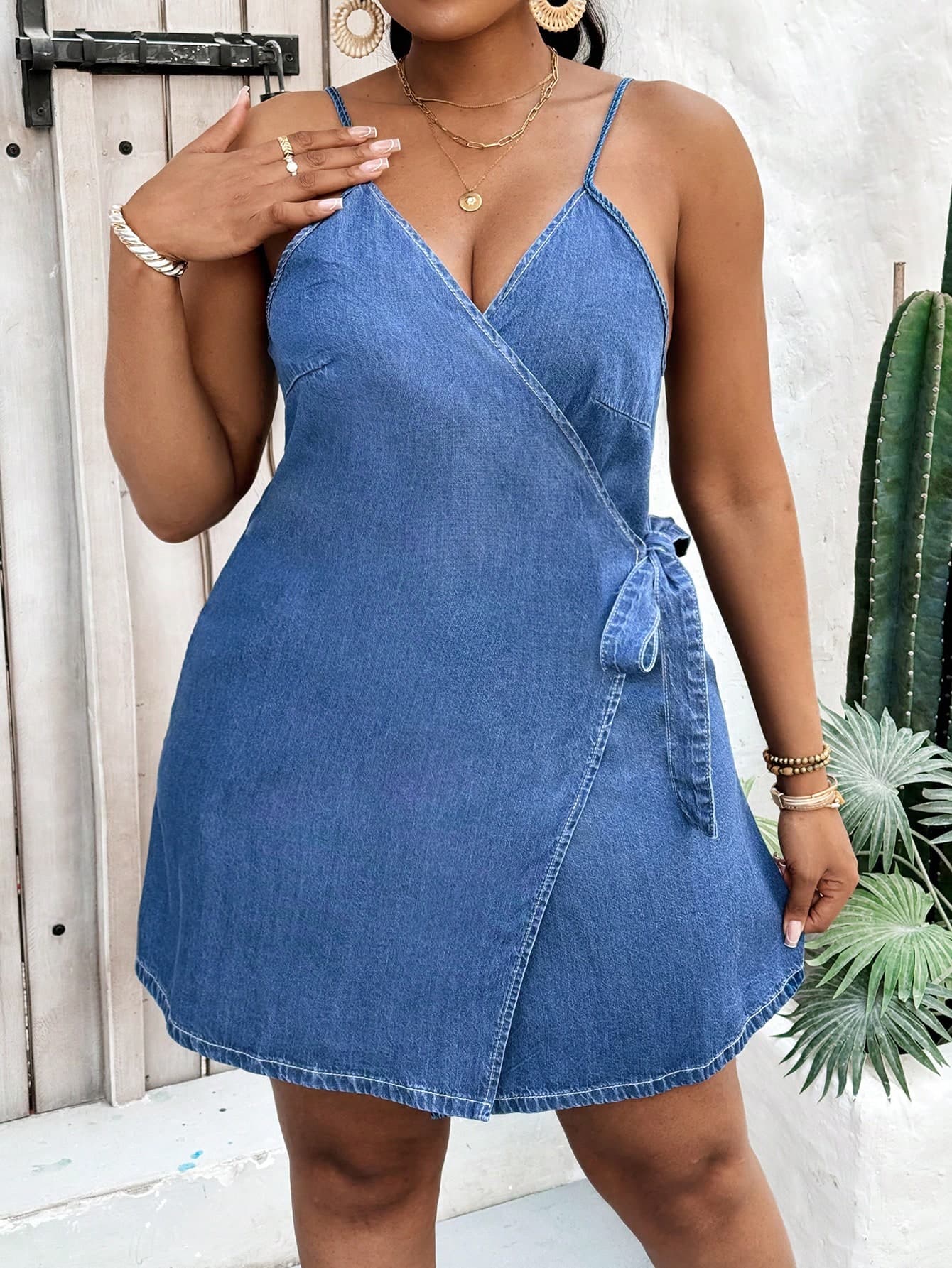 SHEIN Lady Plus Size Denim Slip Dress,Dark Blue Summer Casual Vacation Spaghetti Strap Mini Sundress,Boho Western Country Outfits,Old Money Style Women Clothing