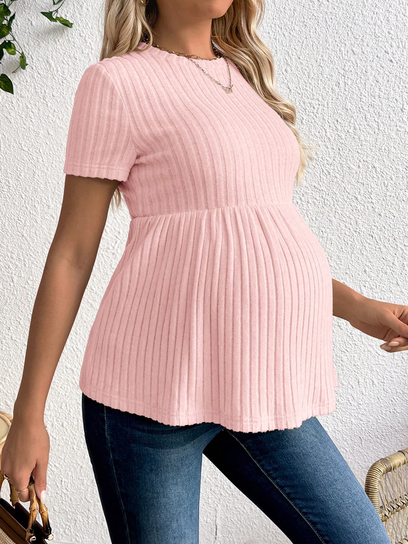 SHEIN Maternity Solid Color Round Neck Short Sleeve With Ruffle Hem Textured T-Shirt, Casual