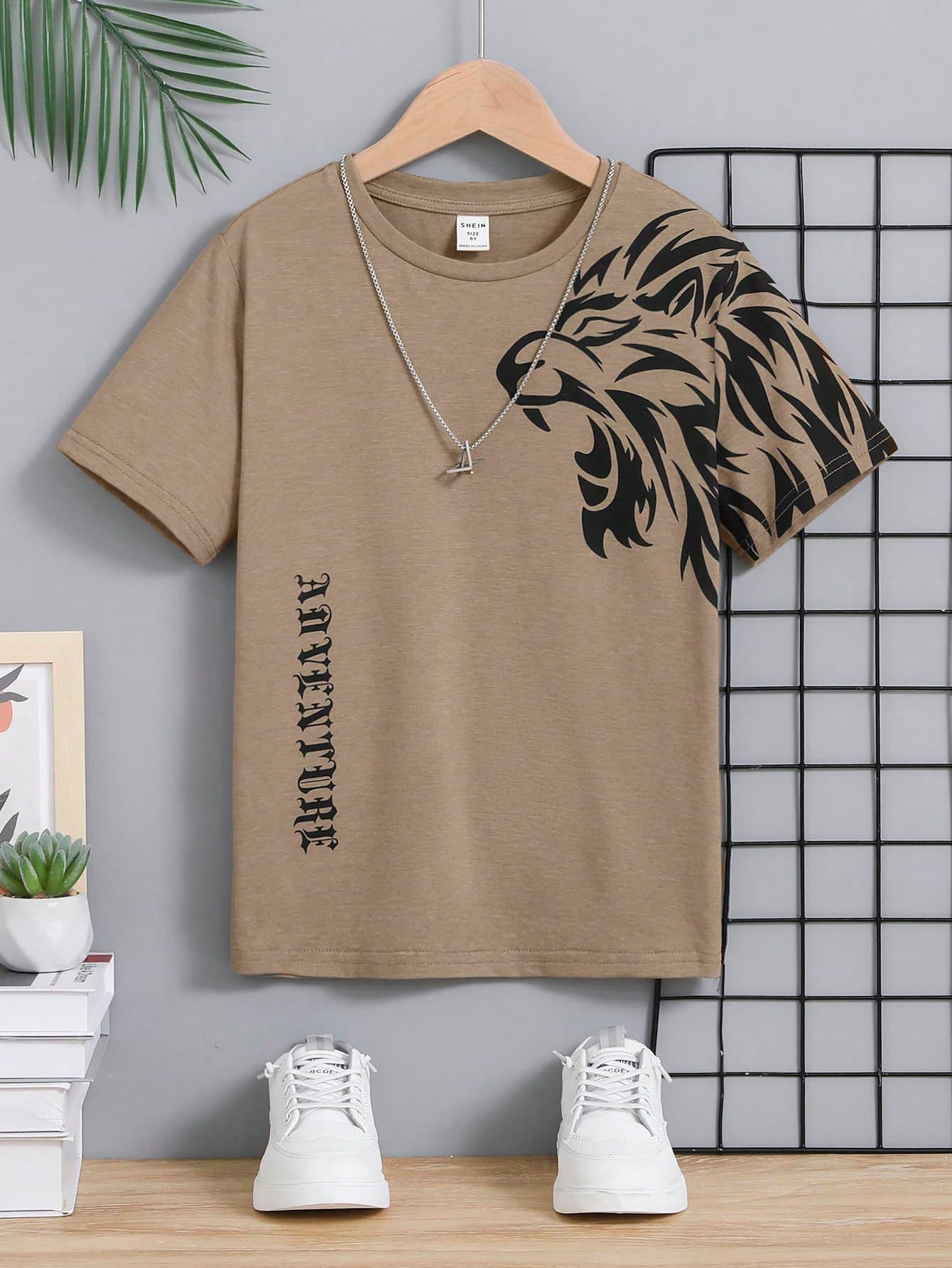 SHEIN Tween Boy Lion & Letter Pattern Knit Casual T-Shirt