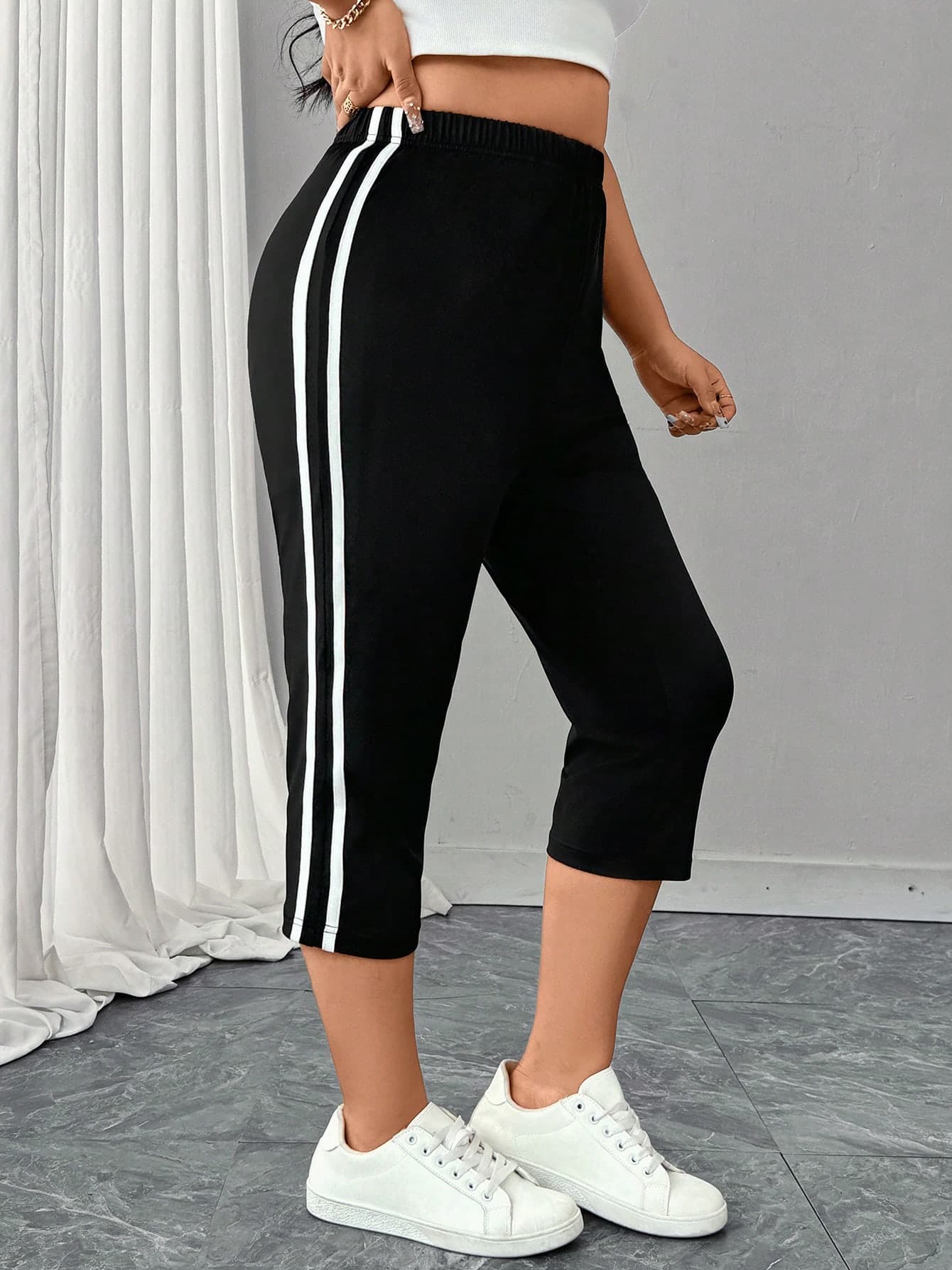 EMERY ROSE Plus Size Women Striped Casual Skinny Elastic Slim Fit Capri Yoga Leggings, Spring/Summer