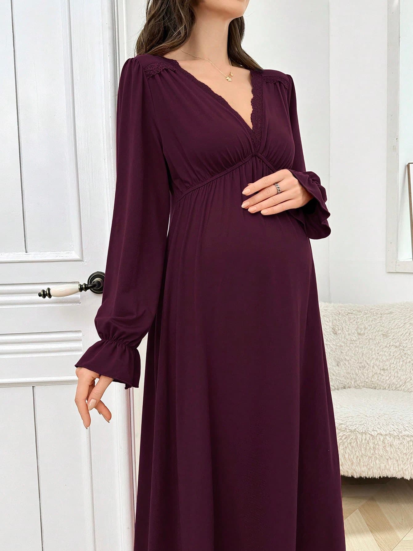 Moonlight&Mama Lace Patchwork V-Neck Drawstring Maternity Long Sleeve Nightgown Cozy And Elegant Details, Fall & Winter
