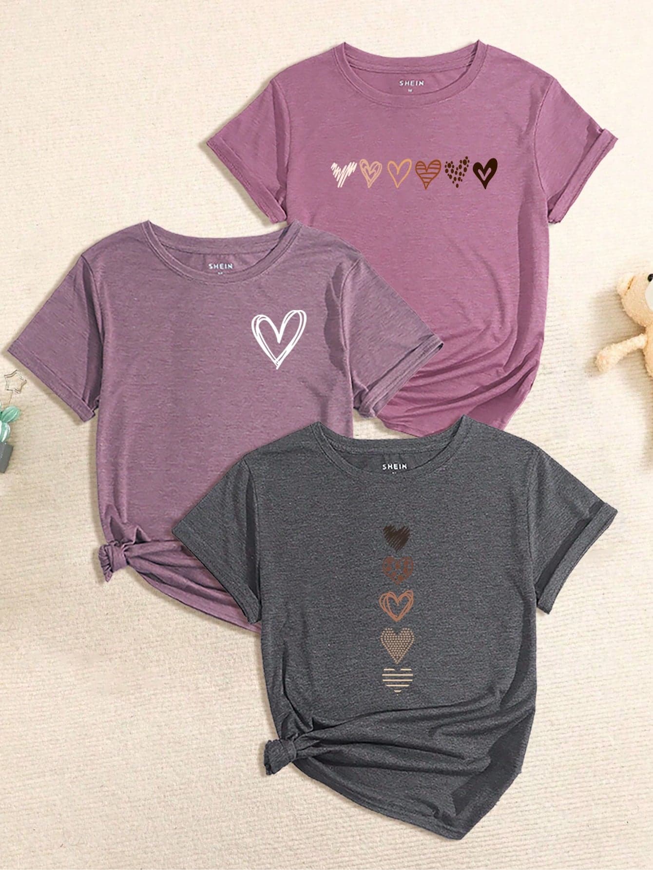 Resyla Women Heart Print Round Neck Short Sleeve Casual Regular T-Shirt
