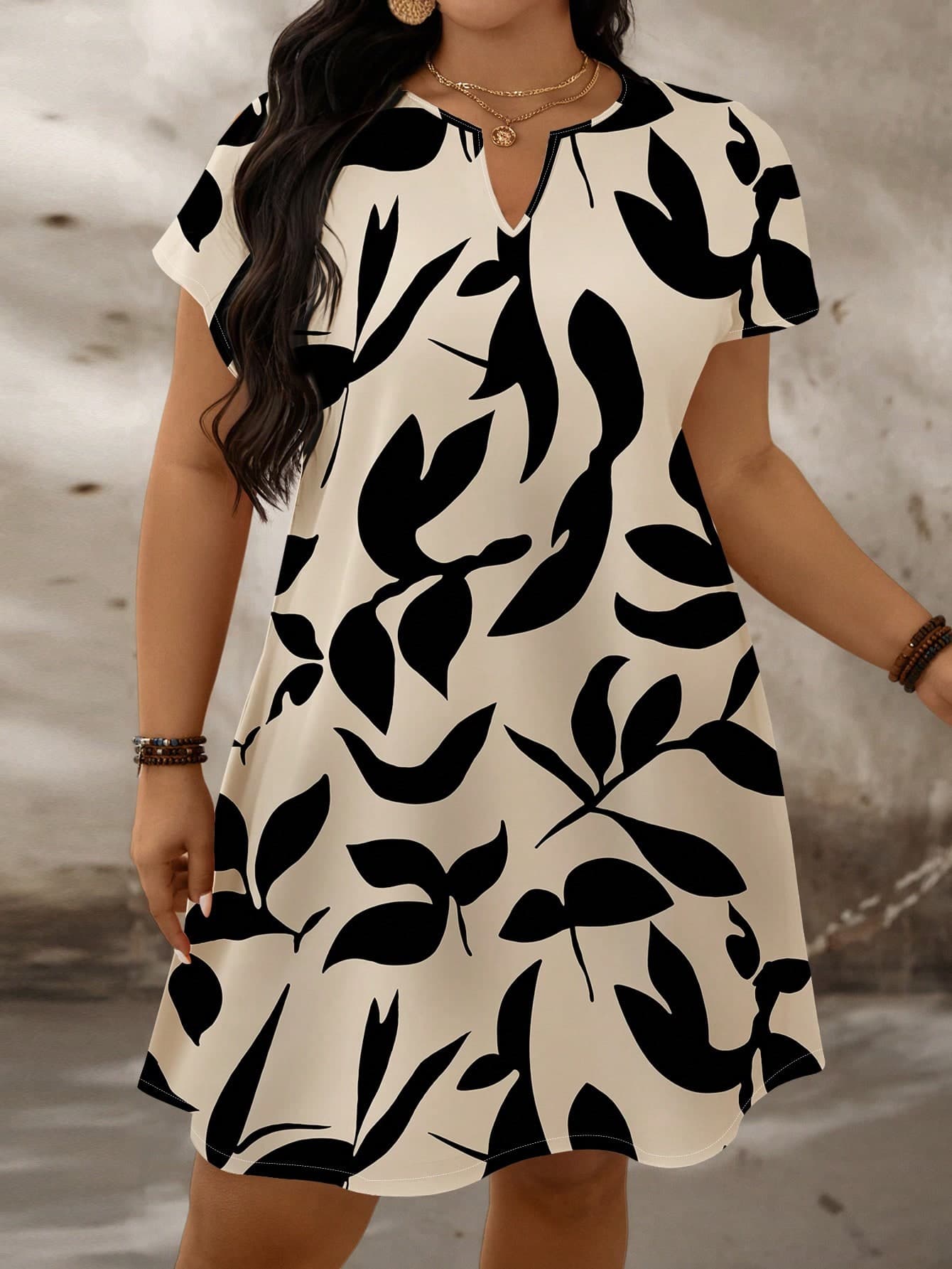 SHEIN LUNE Plus Size Leaf Print Casual Colorblock Pattern Loose Short Sleeve Dress, Suitable For Summer Chic Dress