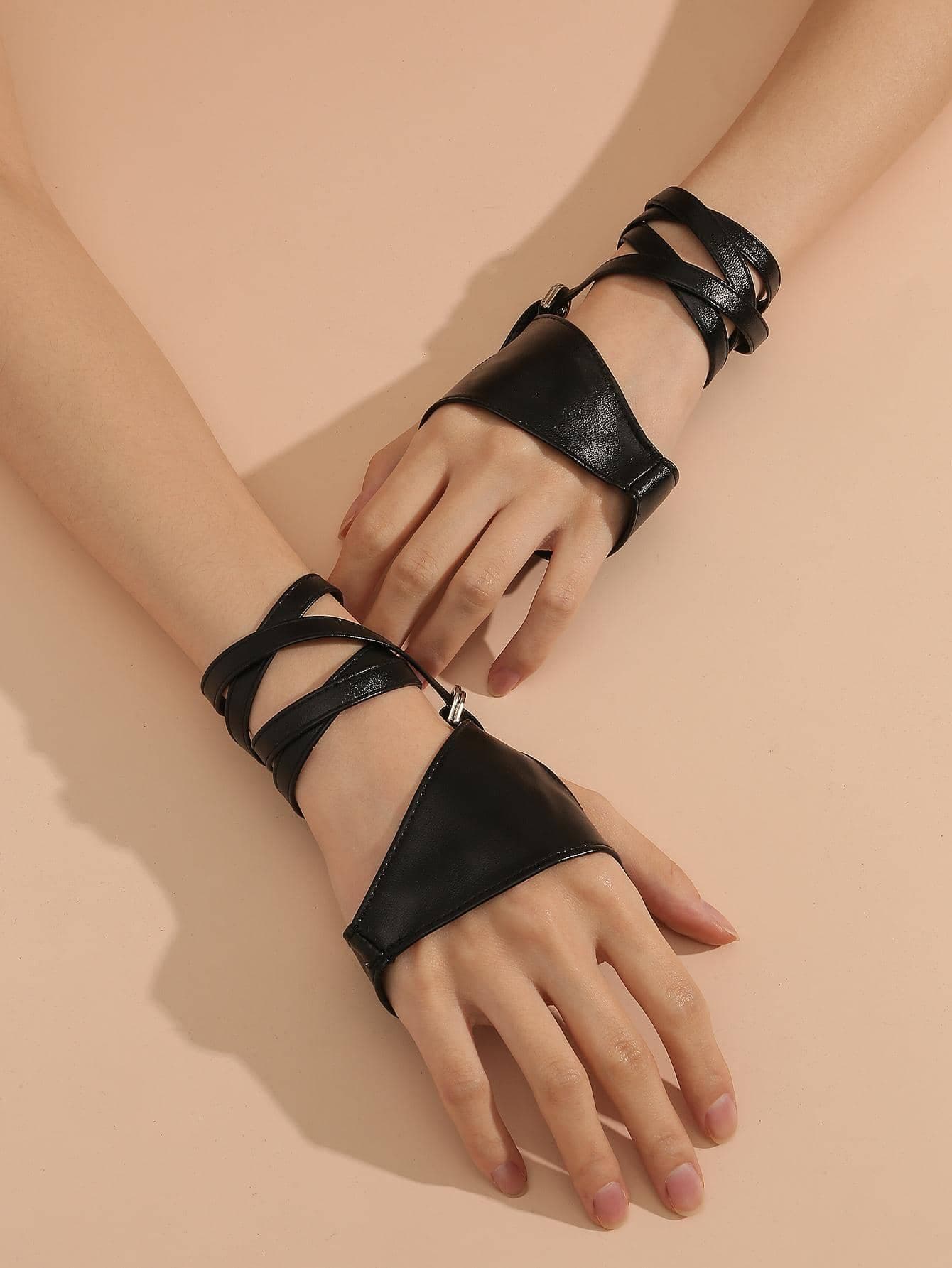 Street 1 Pair Women's Sexy Pu Leather Half Finger Gloves For Stage Performances Halloween Summer