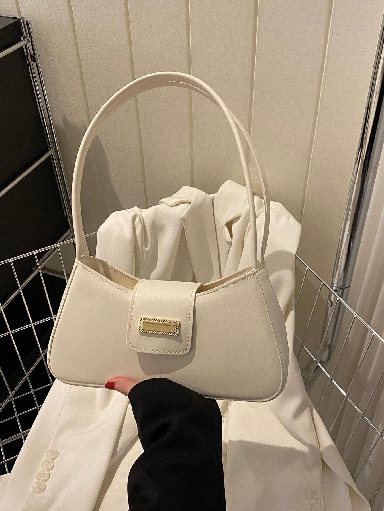 Metal Decor Bag Solid Color Fashionable Minimalist Bag For Women, Solid Color Shoulder Bag, Fashion Buckle Decor Underarm Purse Minimalist,Casual Portable,Lightweight For Girl,For Woman,For Women, Rookies & White-Collar Workers Gift Bag,Work ,Business,Commute,Outdoors, Travel, Outings,Shopping, Cream Bag