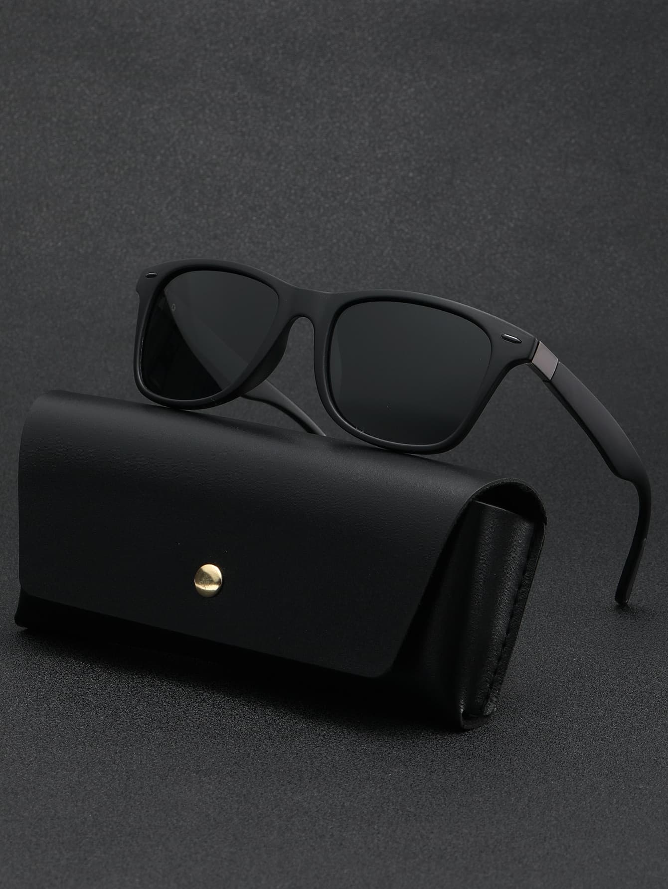 POLASUP 1pc Polarized Lens Classic Travel Hiking Style Design Driving Fishing Polarized Lens Design Red Design Red Rivet With Silicone Shock-Absorbing Friction Foot Pads Fashion Street Glasses All Seasons Men.Women SteampunkPunkPortable.Vintage ClassicFashionTrendy. Polarized, Comes With PU Glasses Case