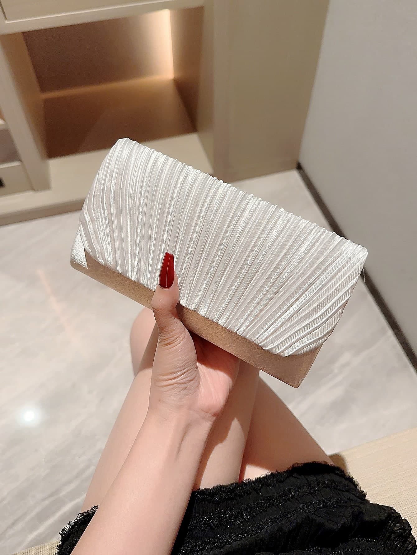 Moonlit Bag Fashionable, Stylish Glamorous, Elegant, Exquisite, Quiet Luxury Mini Flap Ruffled Chain Bag Dinner Bag, Elegant Rhinestone, Evening Bag Square Bag For Party Girl, Woman, For Lady, Bride Perfect For Party, Wedding, Prom, Dinner/Banquet Best Gift For Women, Perfectly Matching With Bridal Party, Clutch Bag For Wedding, Party Bags,Perfect For Party Wedding Prom Dinner/Banquet Matching With Holiday Party Dress Evening Dress & Sequin Dress