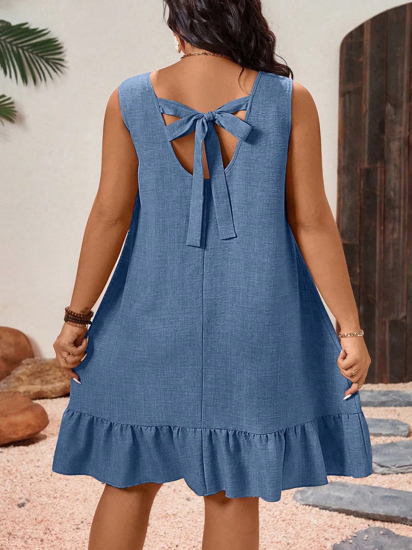 SHEIN LUNE Women Plus Size Solid Color Sleeveless Ruched Summer Dress