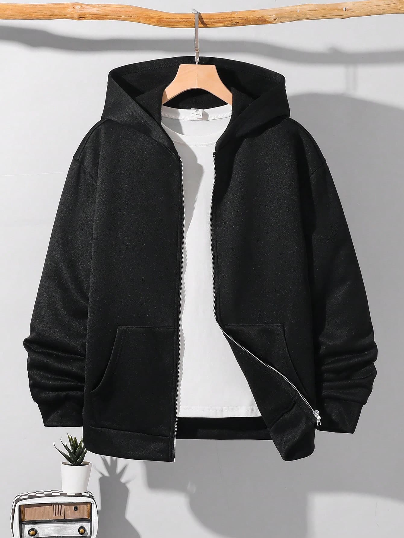SHEIN Teen Boys Plain Black Zip Up Sweatshirt,Casual Loose Comfortable Versatile All-Match Hooded Jacket,Suitable For College Fall Winter,Graduation Clothes