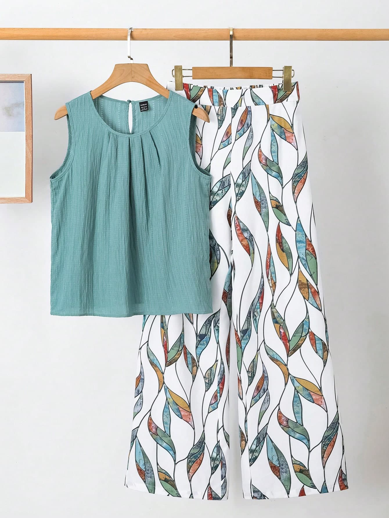 SHEIN Clasi Plus Size Sleeveless Round Neck Wide Leg Pants Floral Print Jumpsuit,Holiday Outfits For Women
